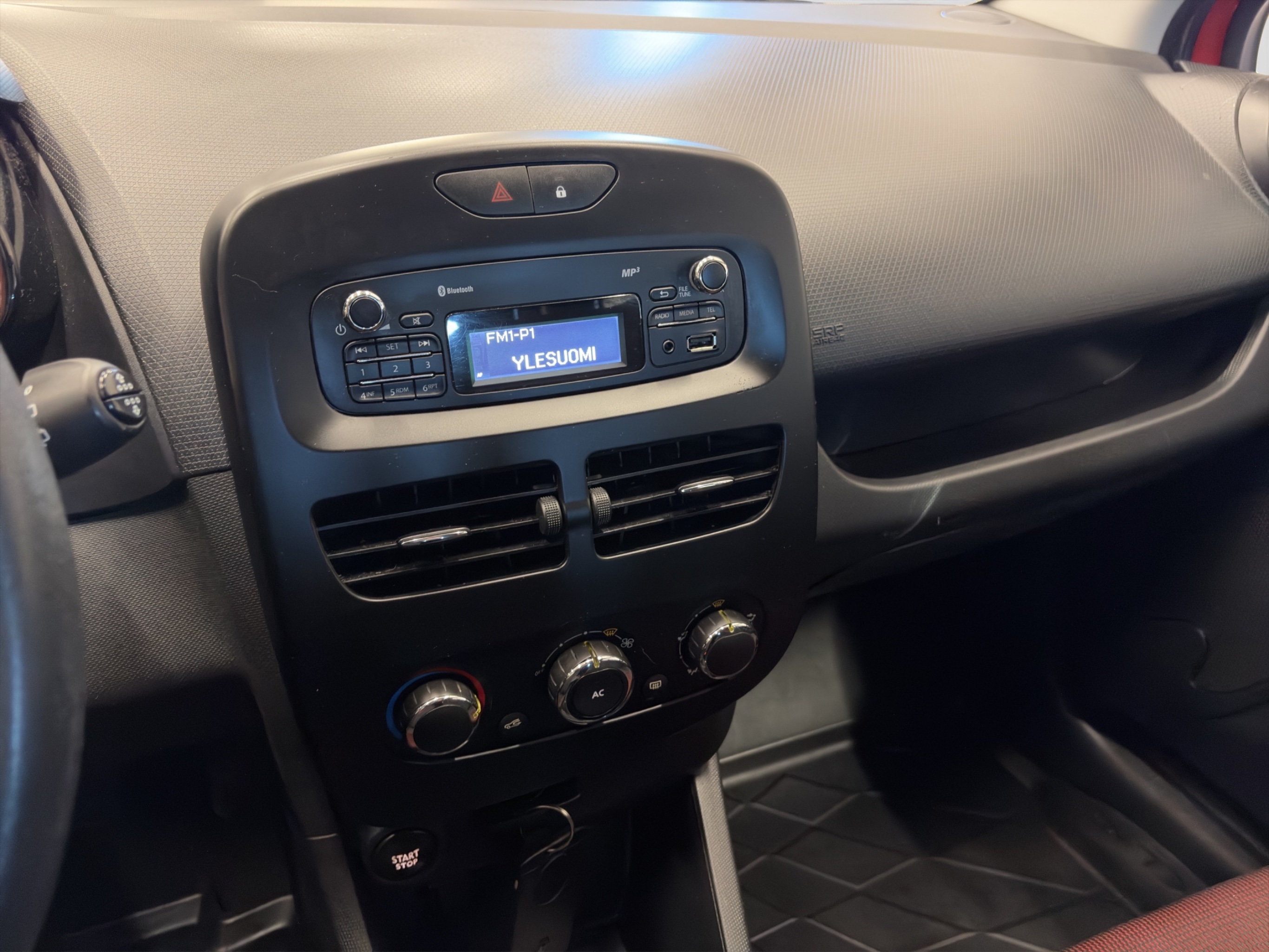 Renault Clio 2014 – kuva 15