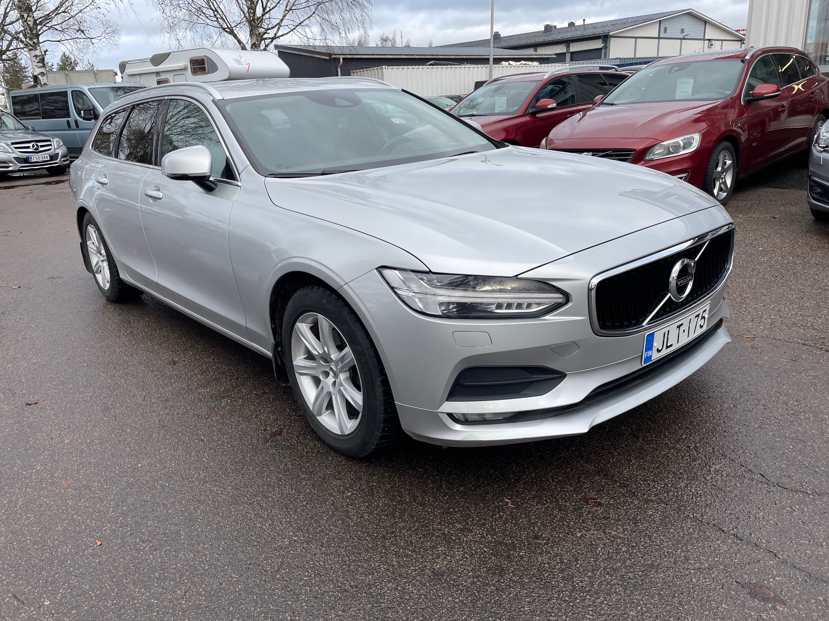 Volvo V90