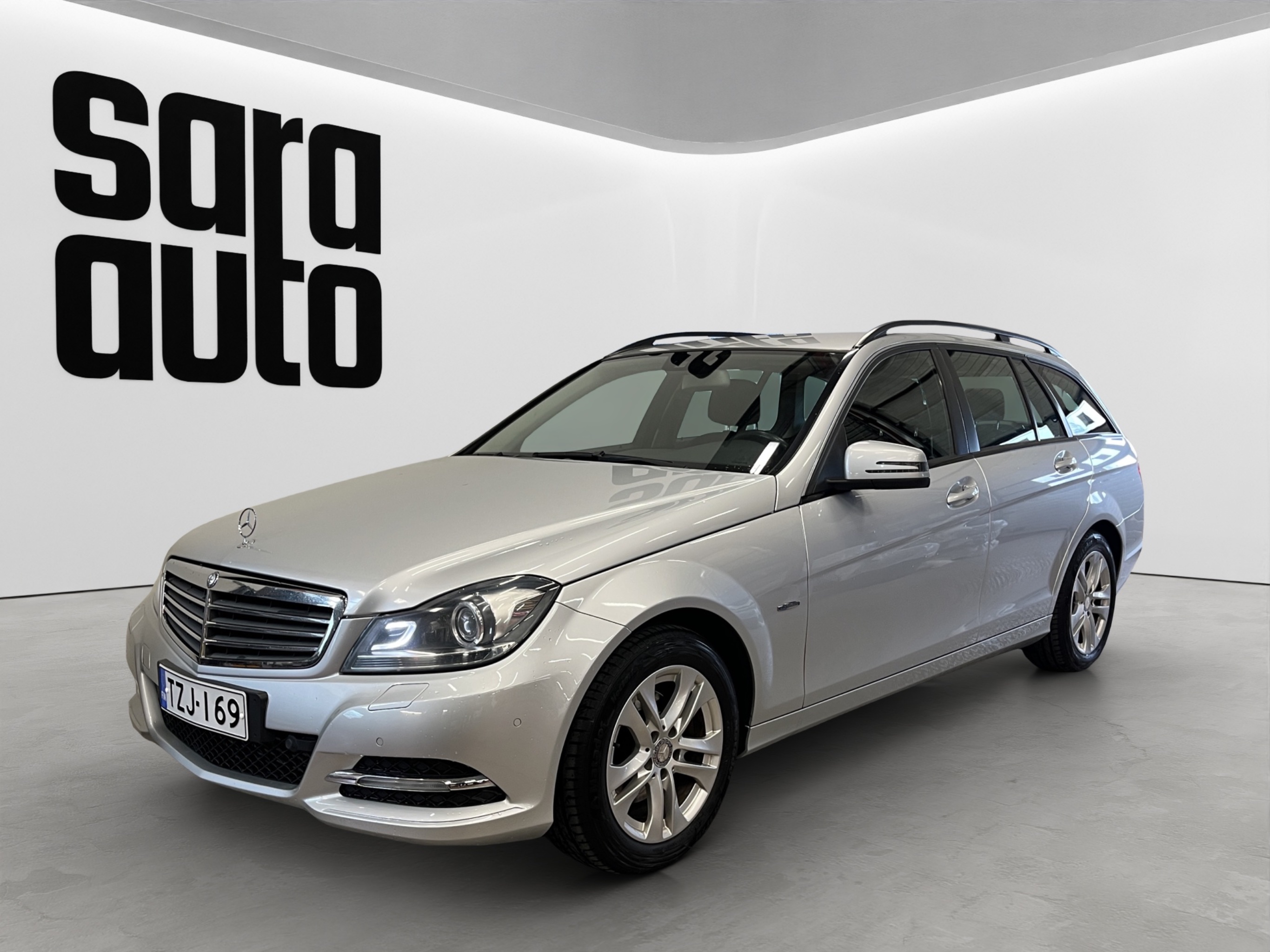 Mercedes-Benz C kuva 8