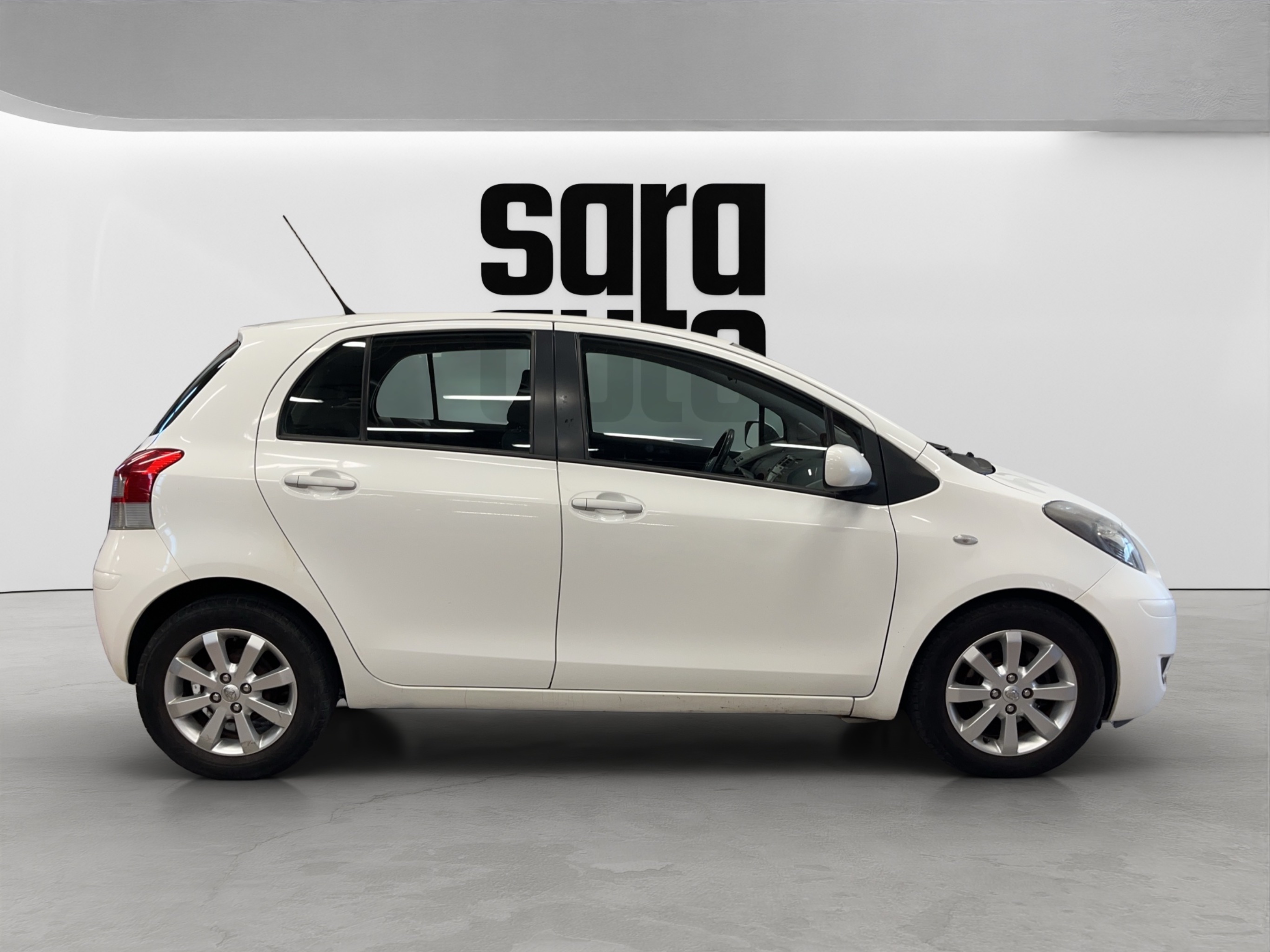 Toyota Yaris 2011 – kuva 2