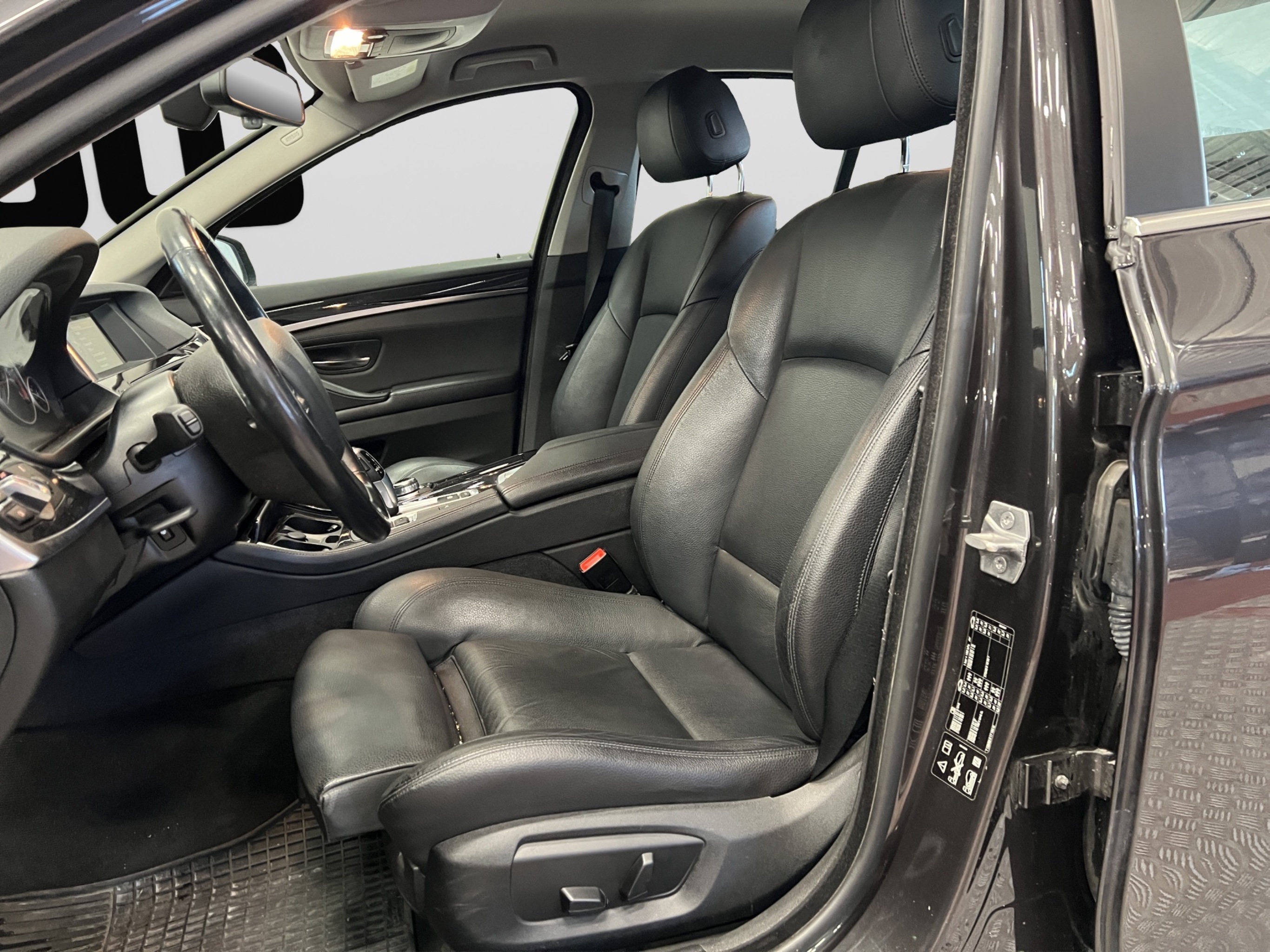 BMW 520 2016 – kuva 11