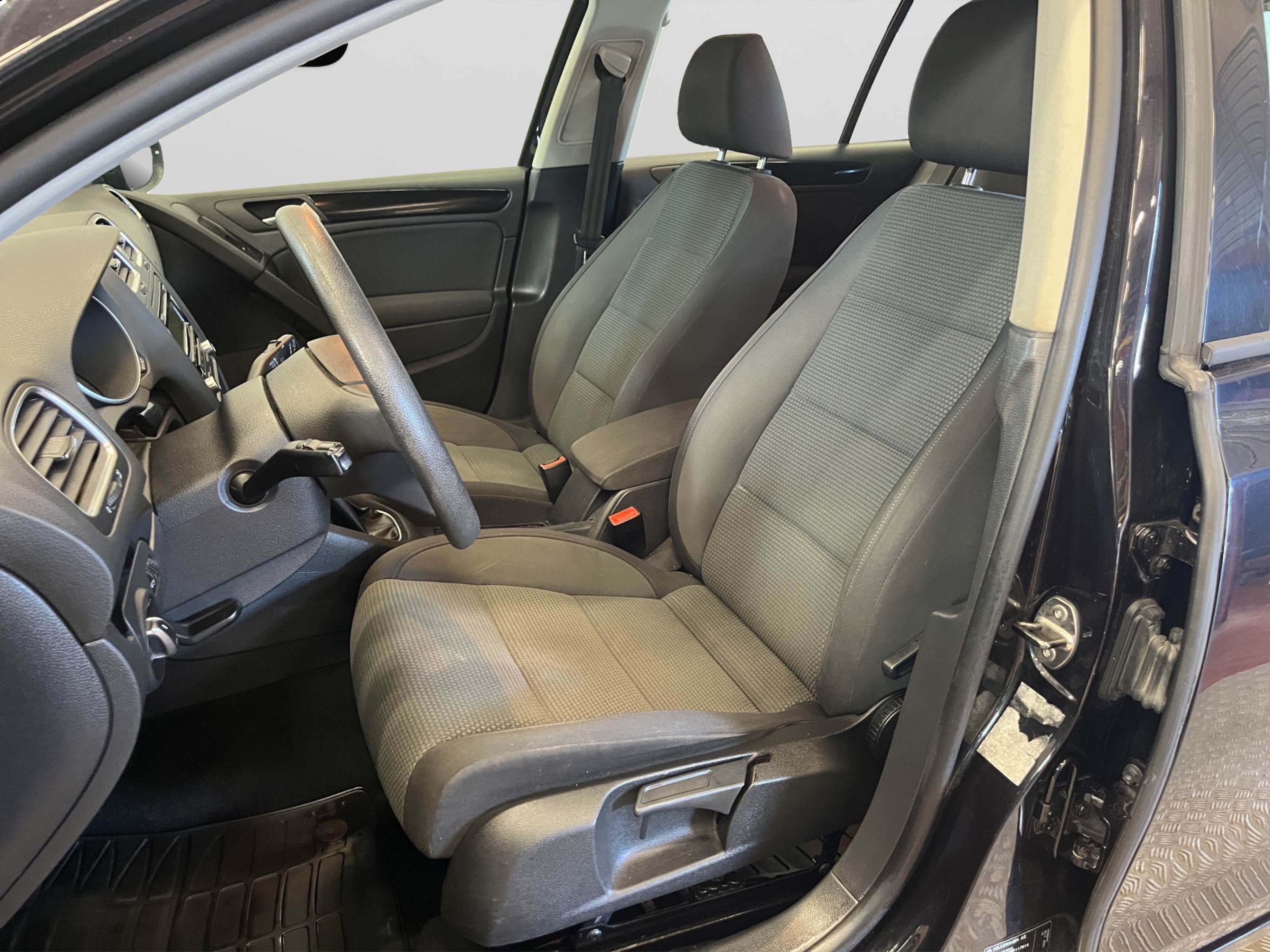 Volkswagen Golf 2011 – kuva 11