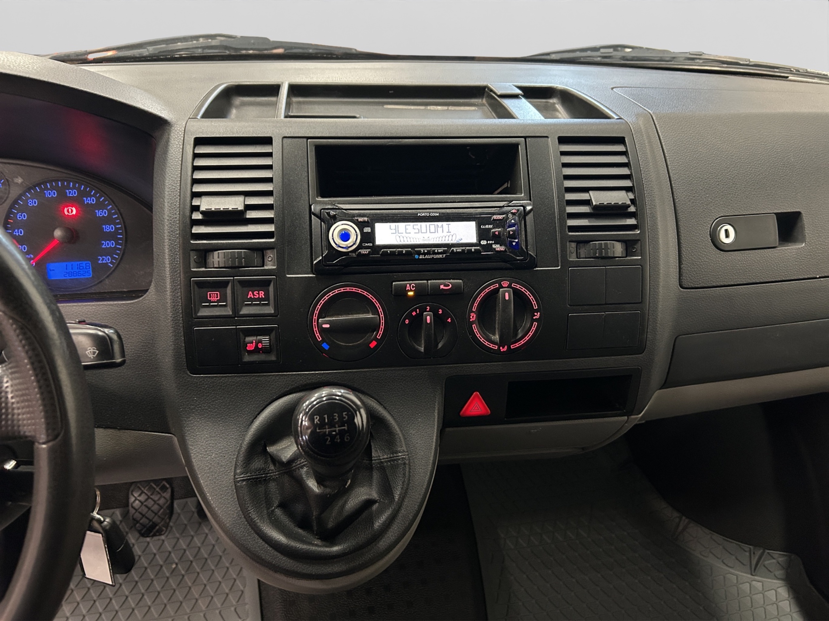 Volkswagen Transporter 2005 – kuva 14