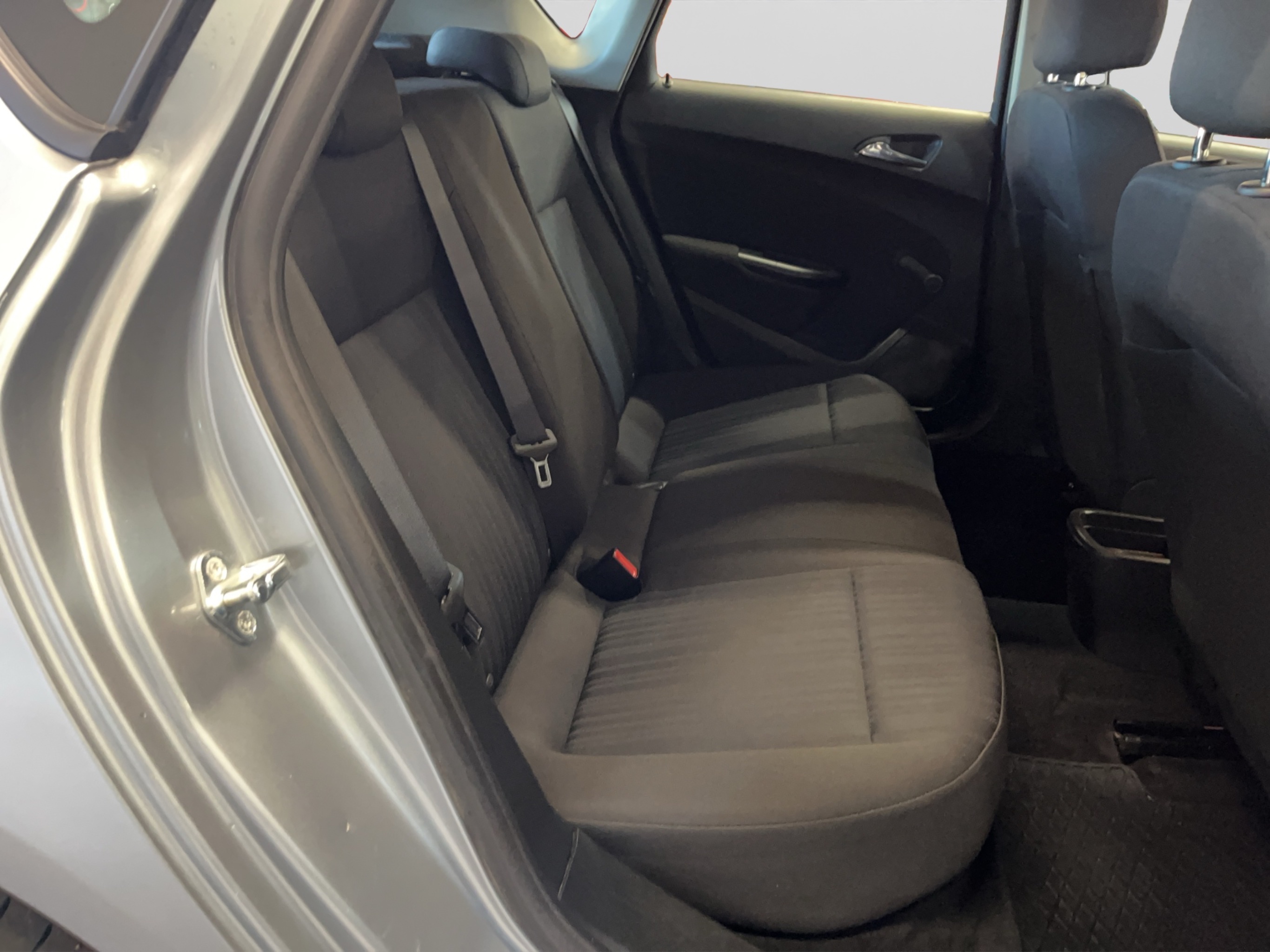 Opel Astra 2011 – kuva 14