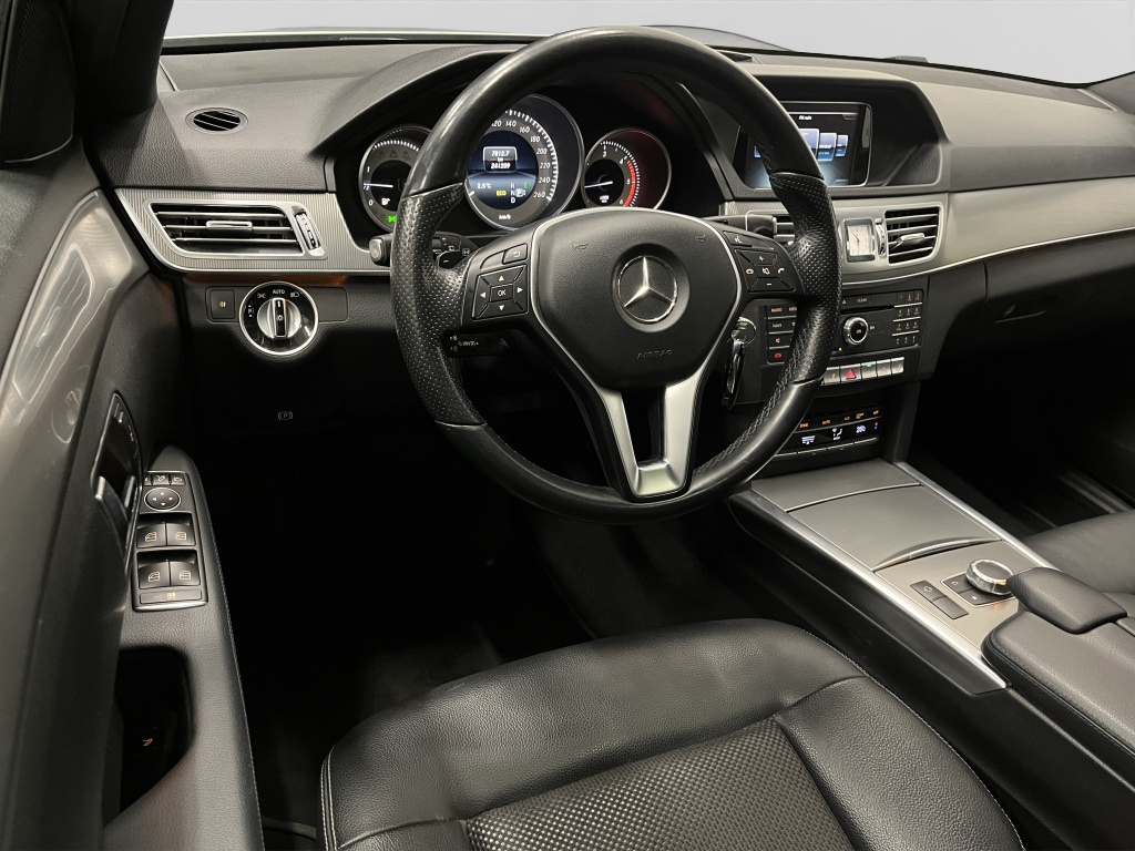 Mercedes-Benz E kuva 12