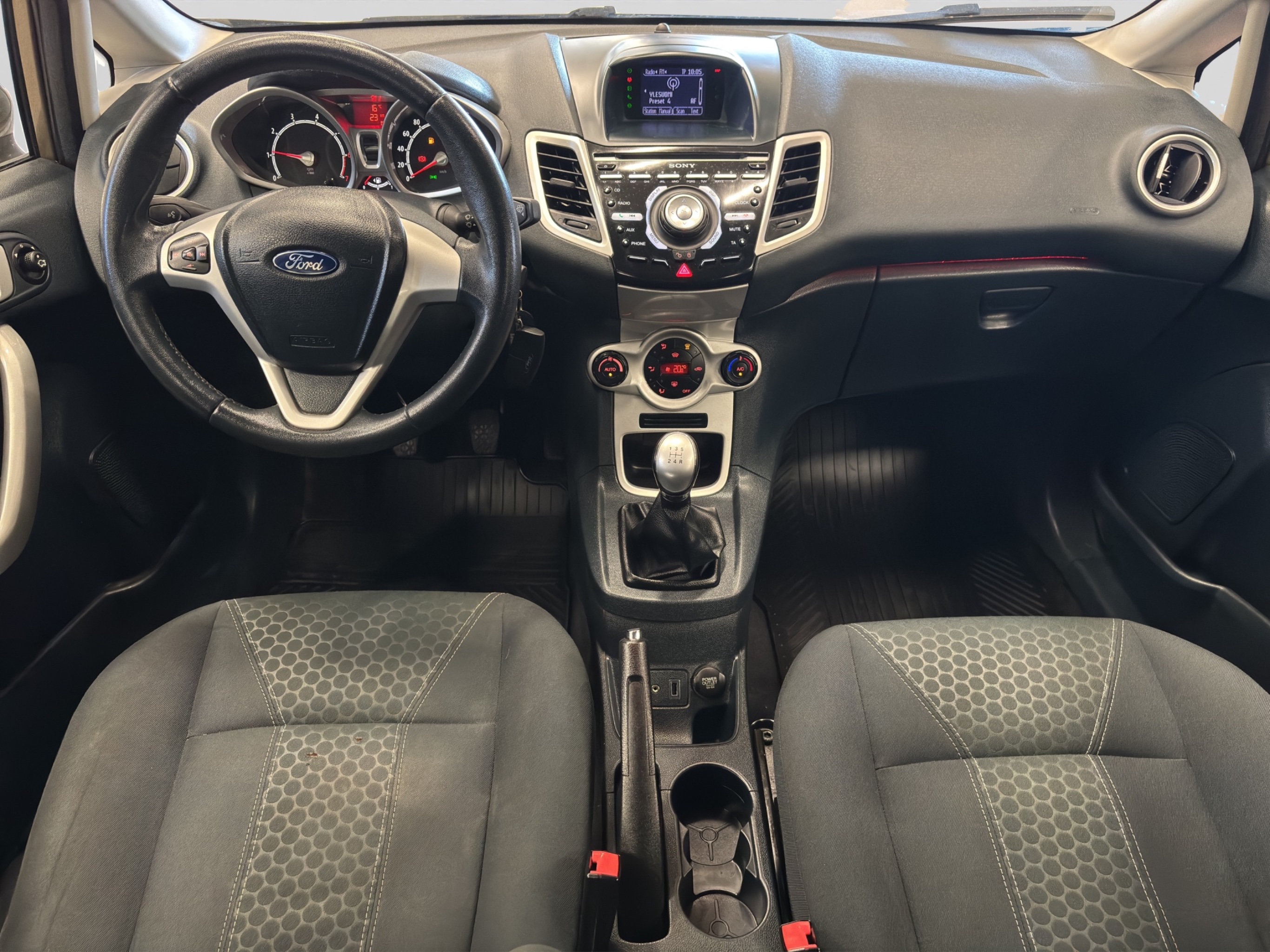 Ford Fiesta 2011 – kuva 15