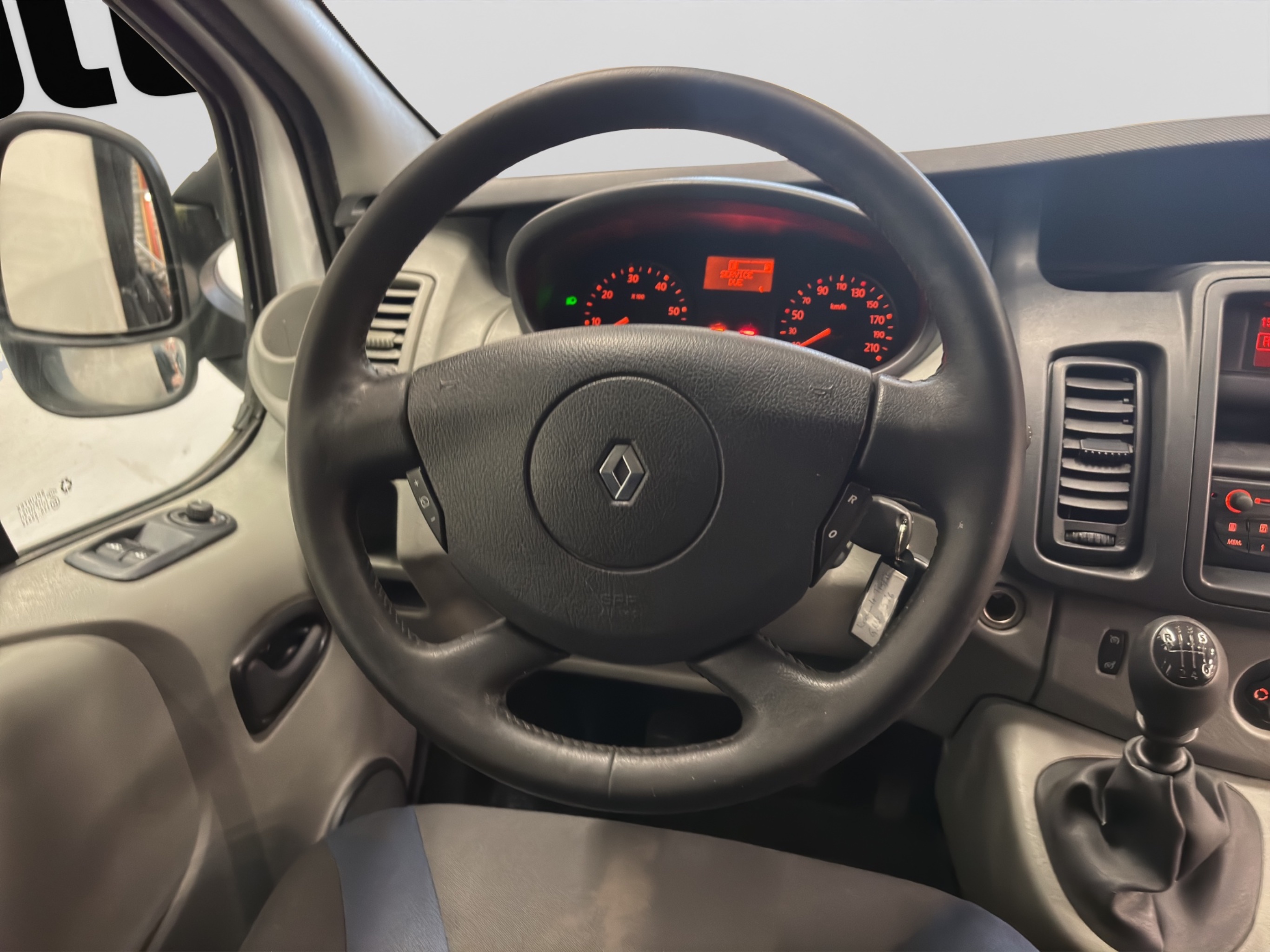 Renault Trafic 2011 – kuva 15