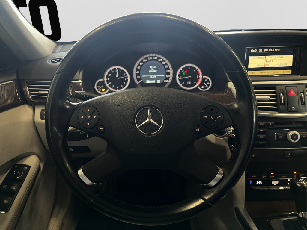 Mercedes-Benz E kuva 17