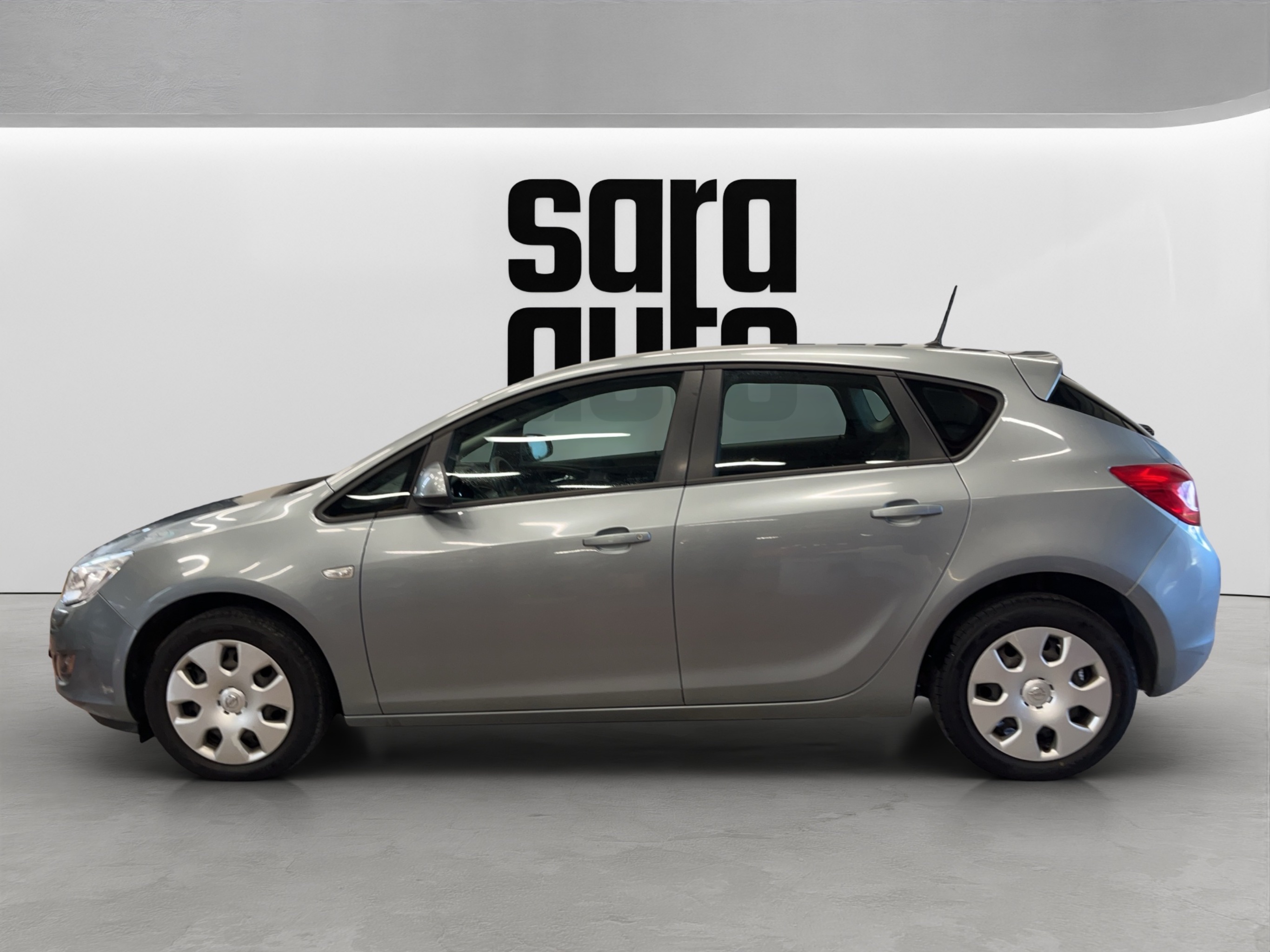 Opel Astra 2011 – kuva 7