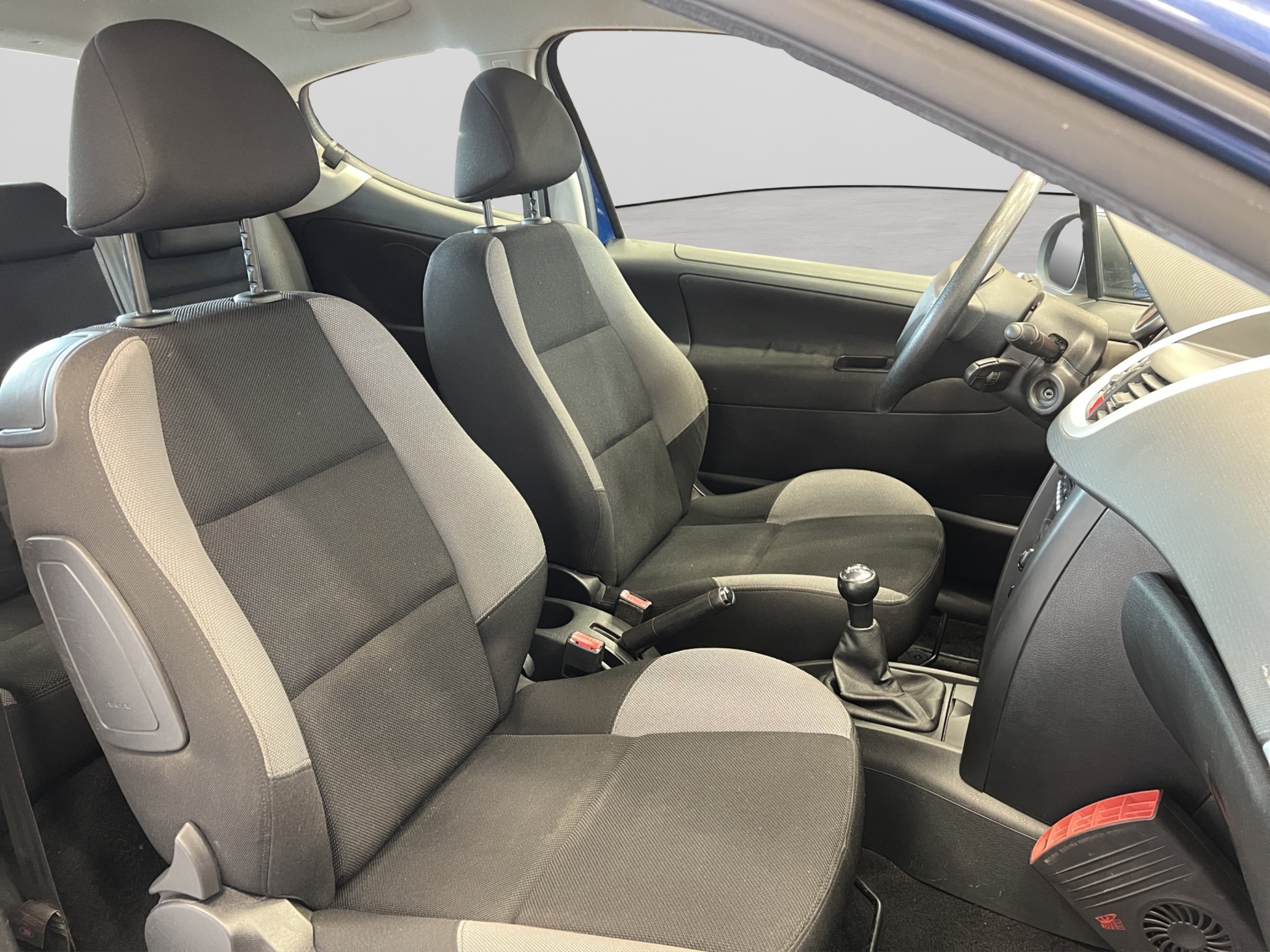 Peugeot 207 2009 – kuva 13