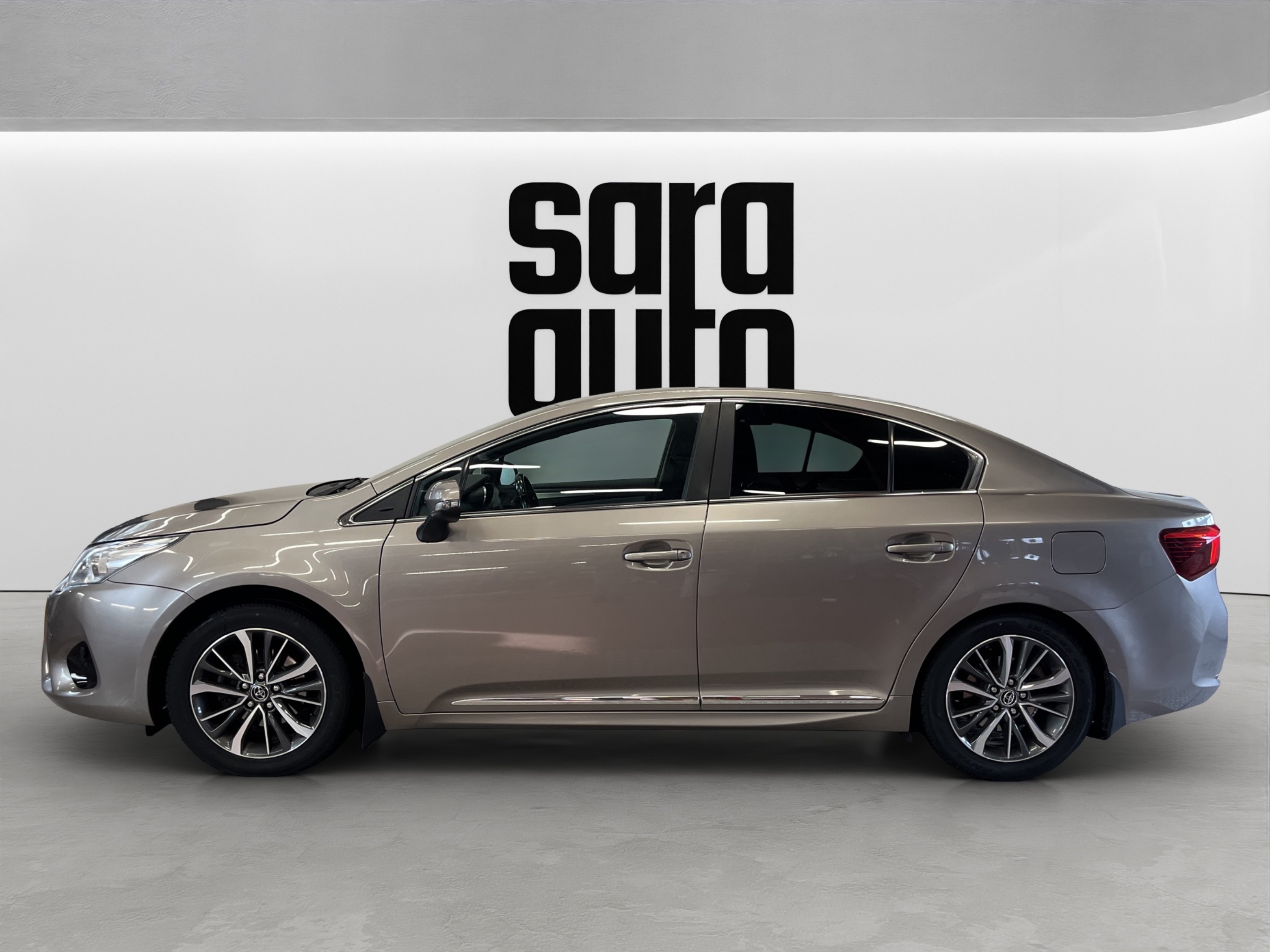 Toyota Avensis 2016 – kuva 7