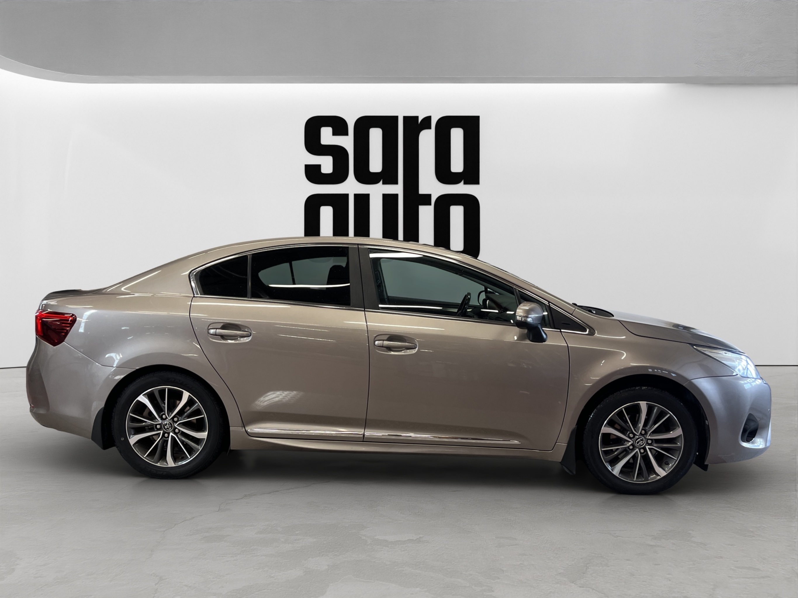 Toyota Avensis 2016 – kuva 2