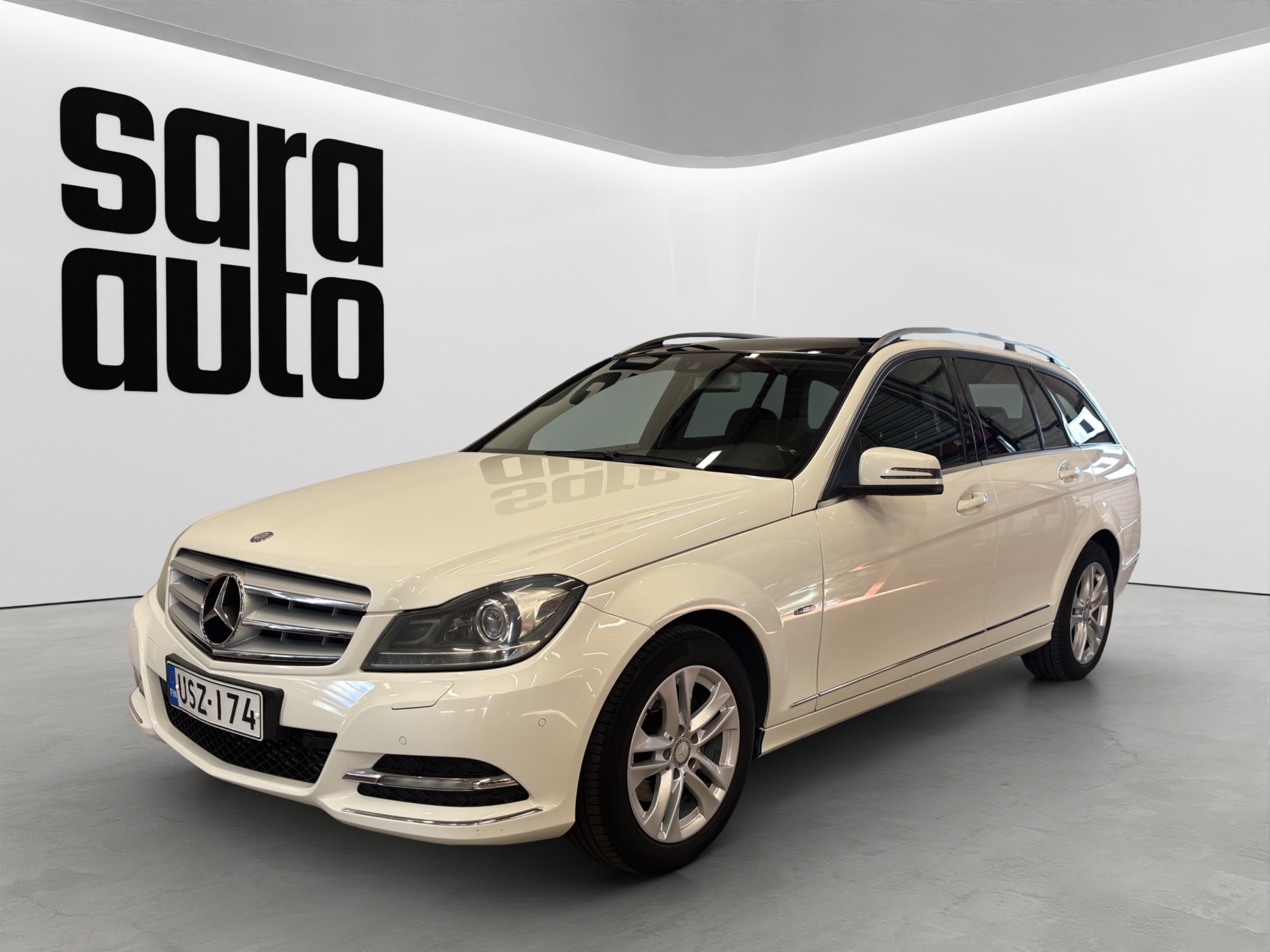 Mercedes-Benz C 2011 – kuva 8