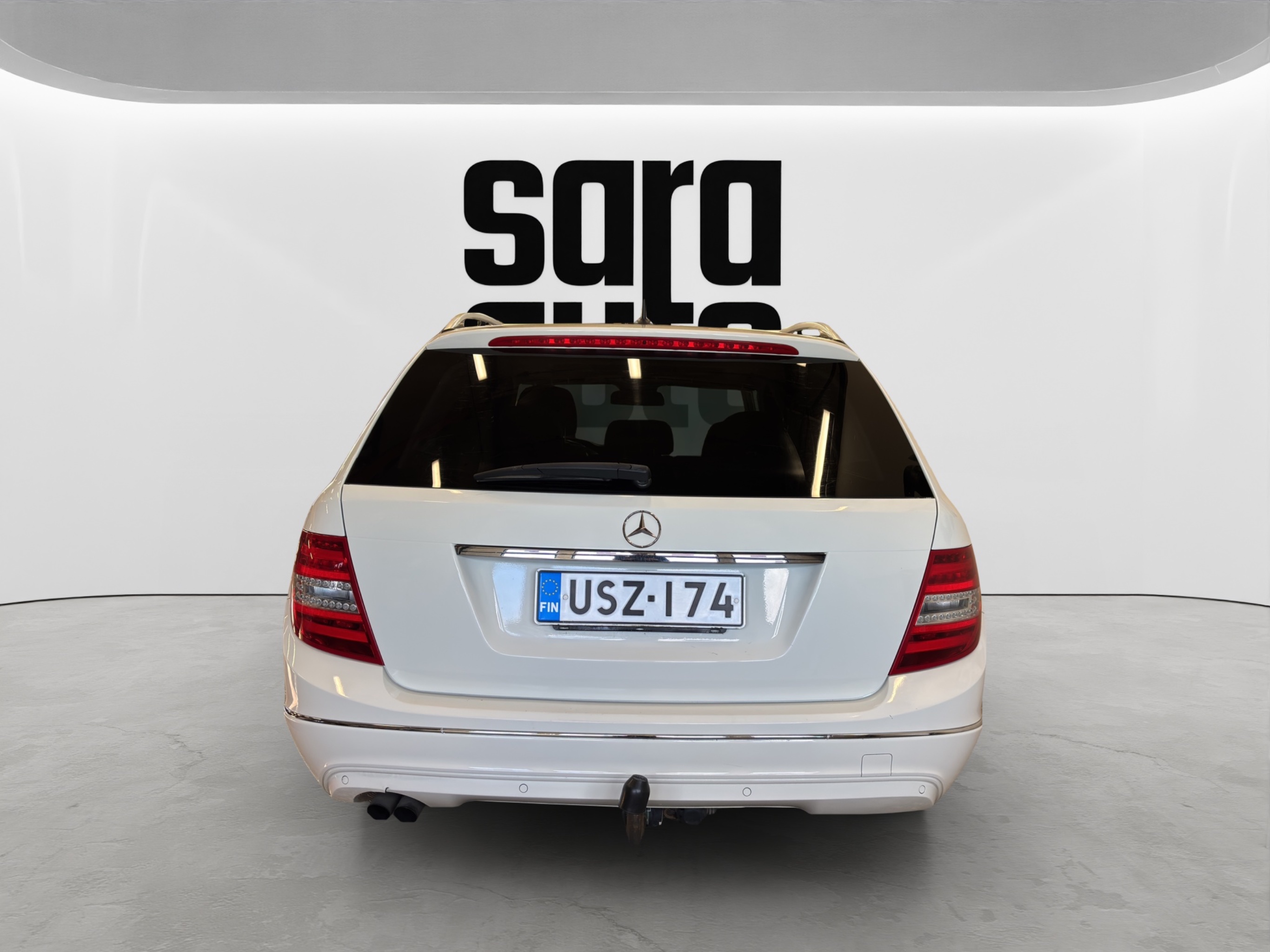 Mercedes-Benz C 2011 – kuva 4