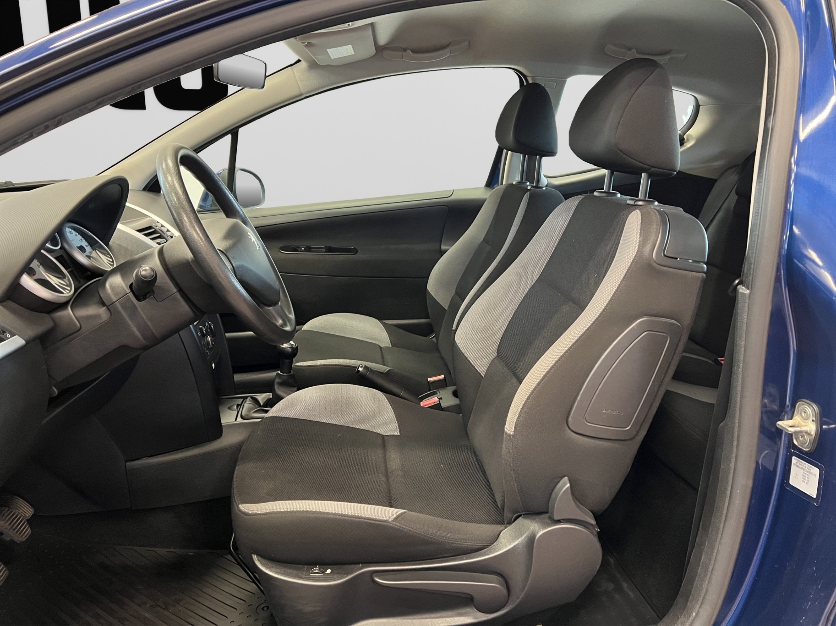 Peugeot 207 2009 – kuva 11