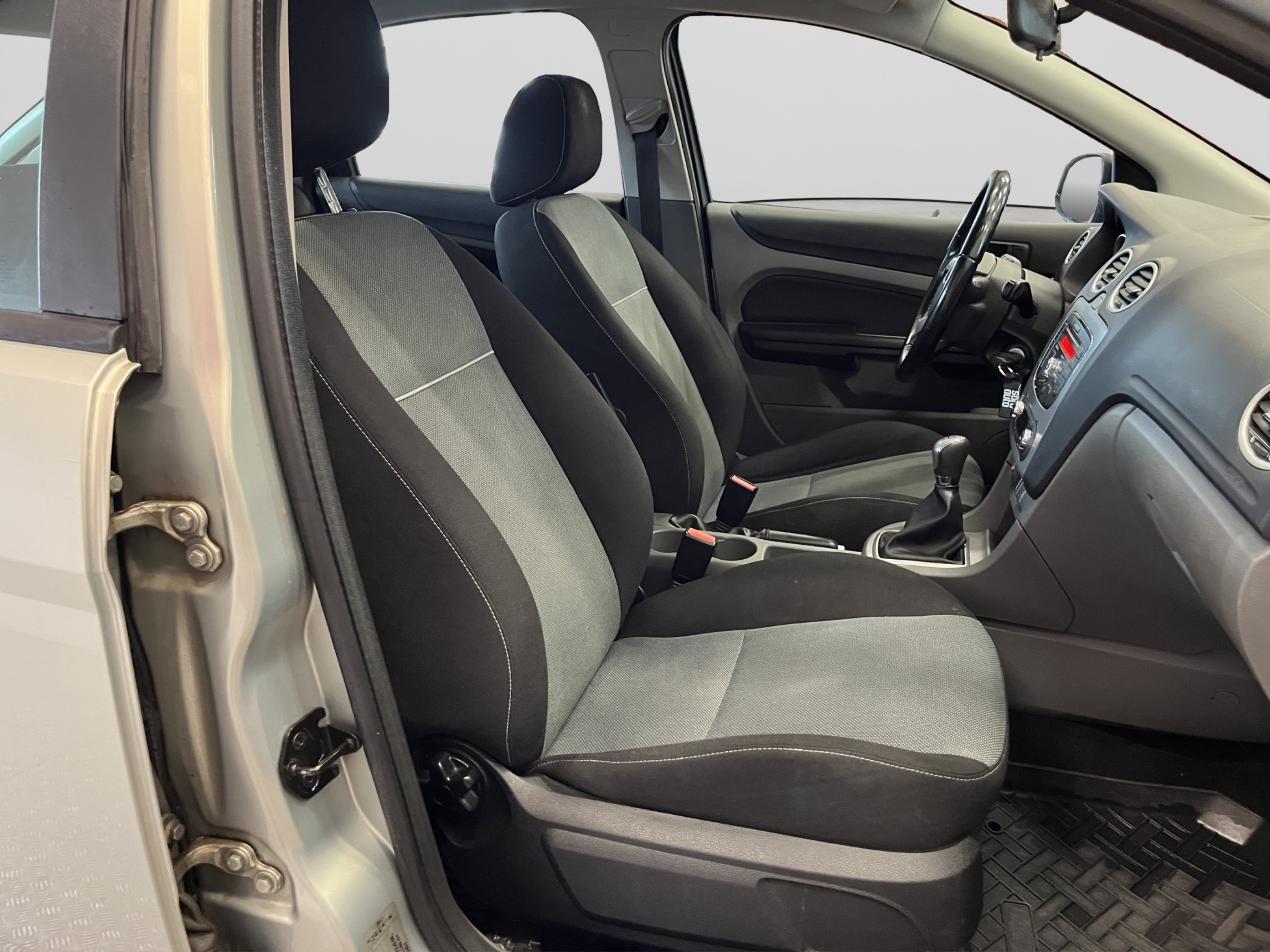 Ford Focus 2010 – kuva 13