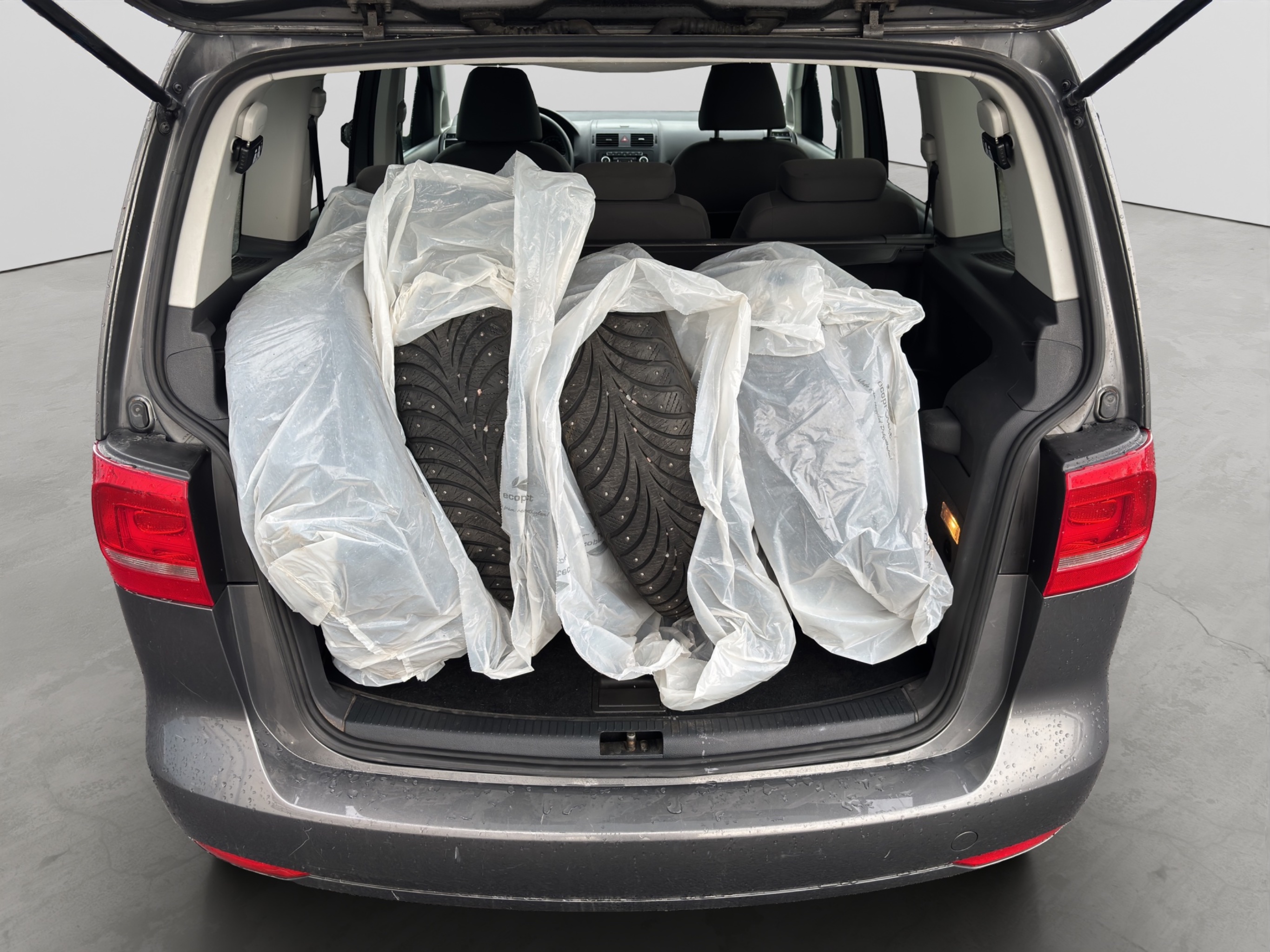 Volkswagen Touran 2012 – kuva 21