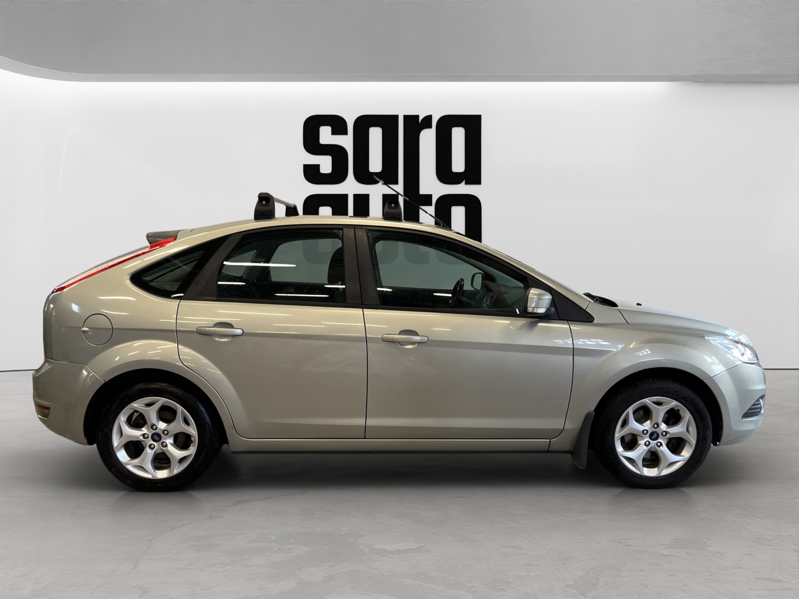 Ford Focus 2010 – kuva 2