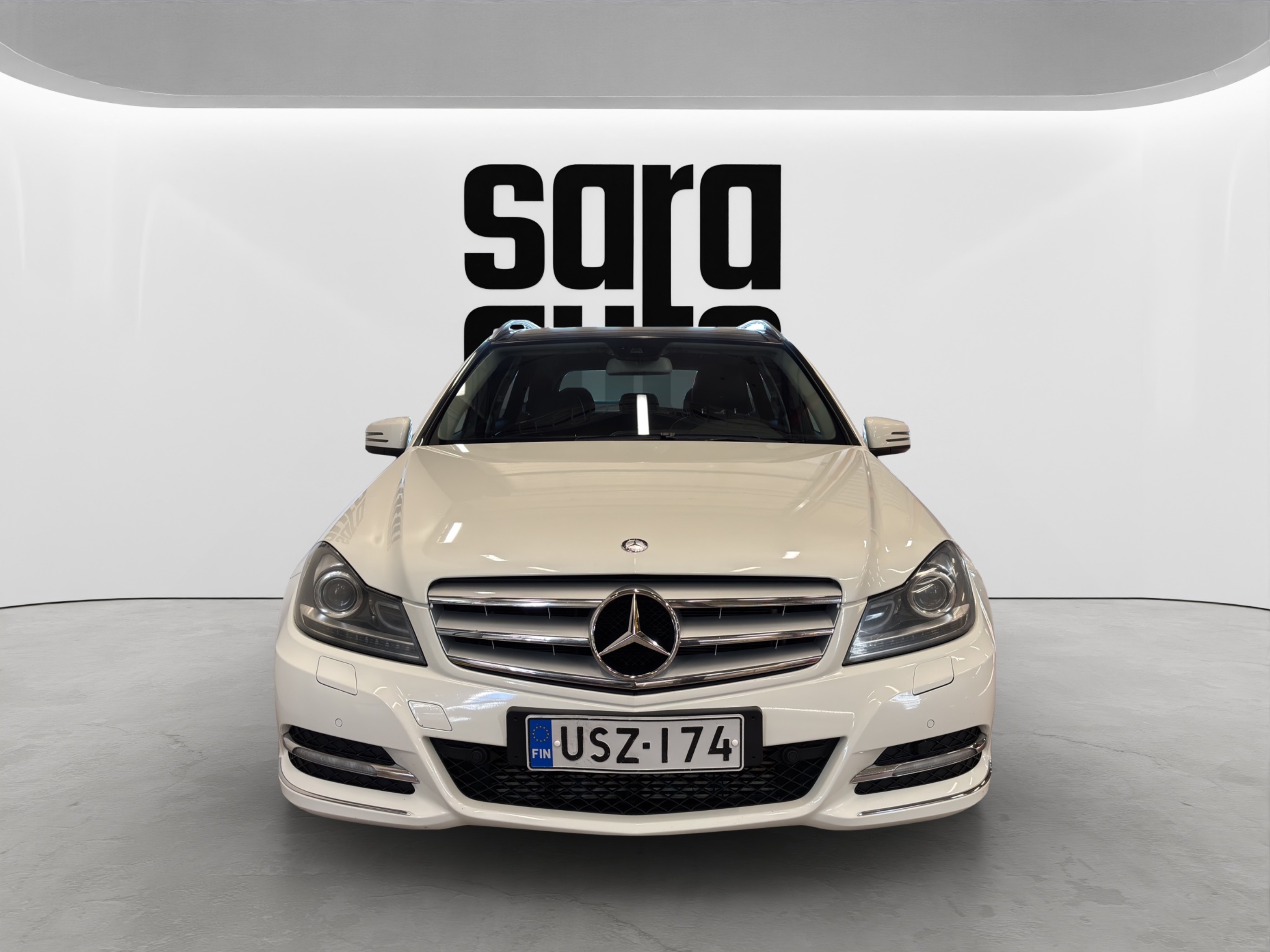 Mercedes-Benz C 2011 – kuva 9