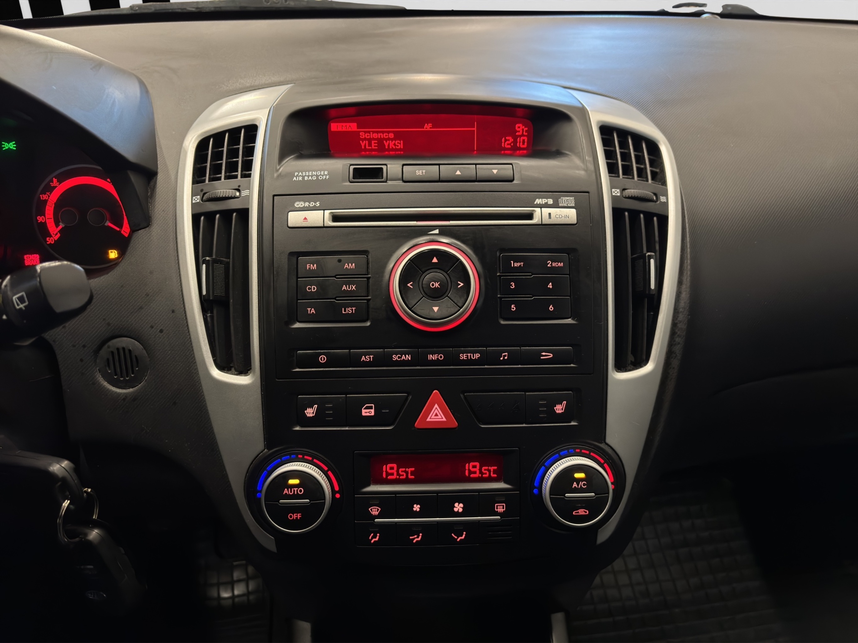 Kia Ceed 2011 – kuva 18