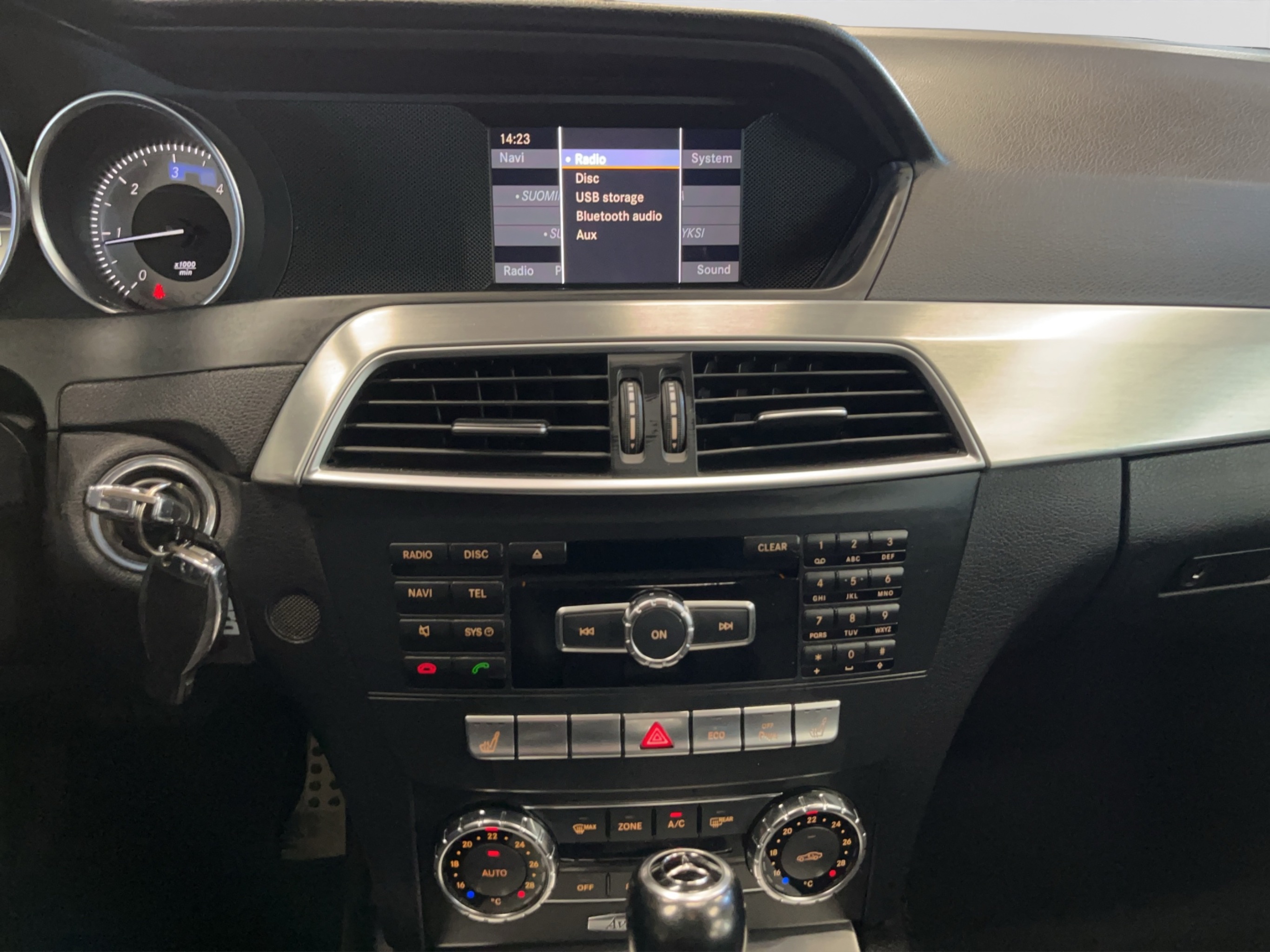 Mercedes-Benz C 2012 – kuva 16