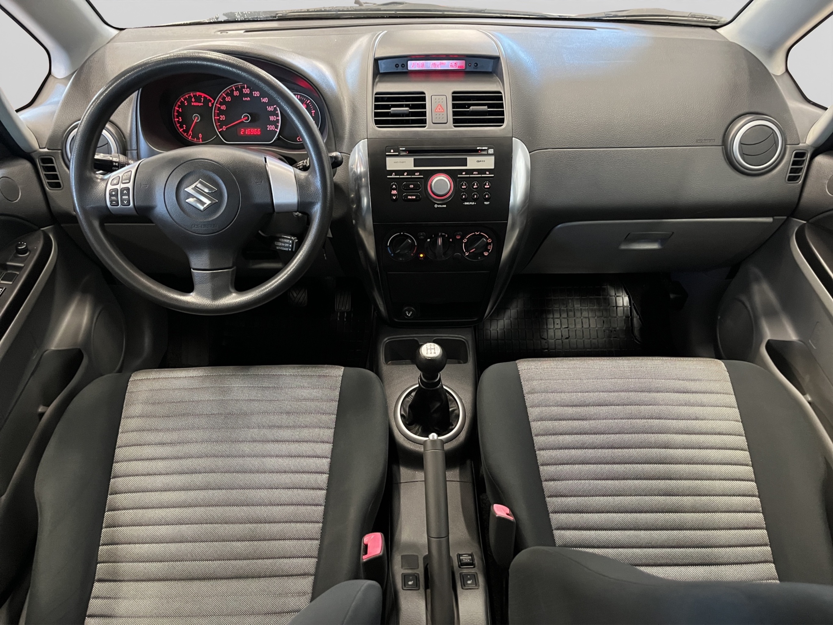 Suzuki SX4 kuva 16