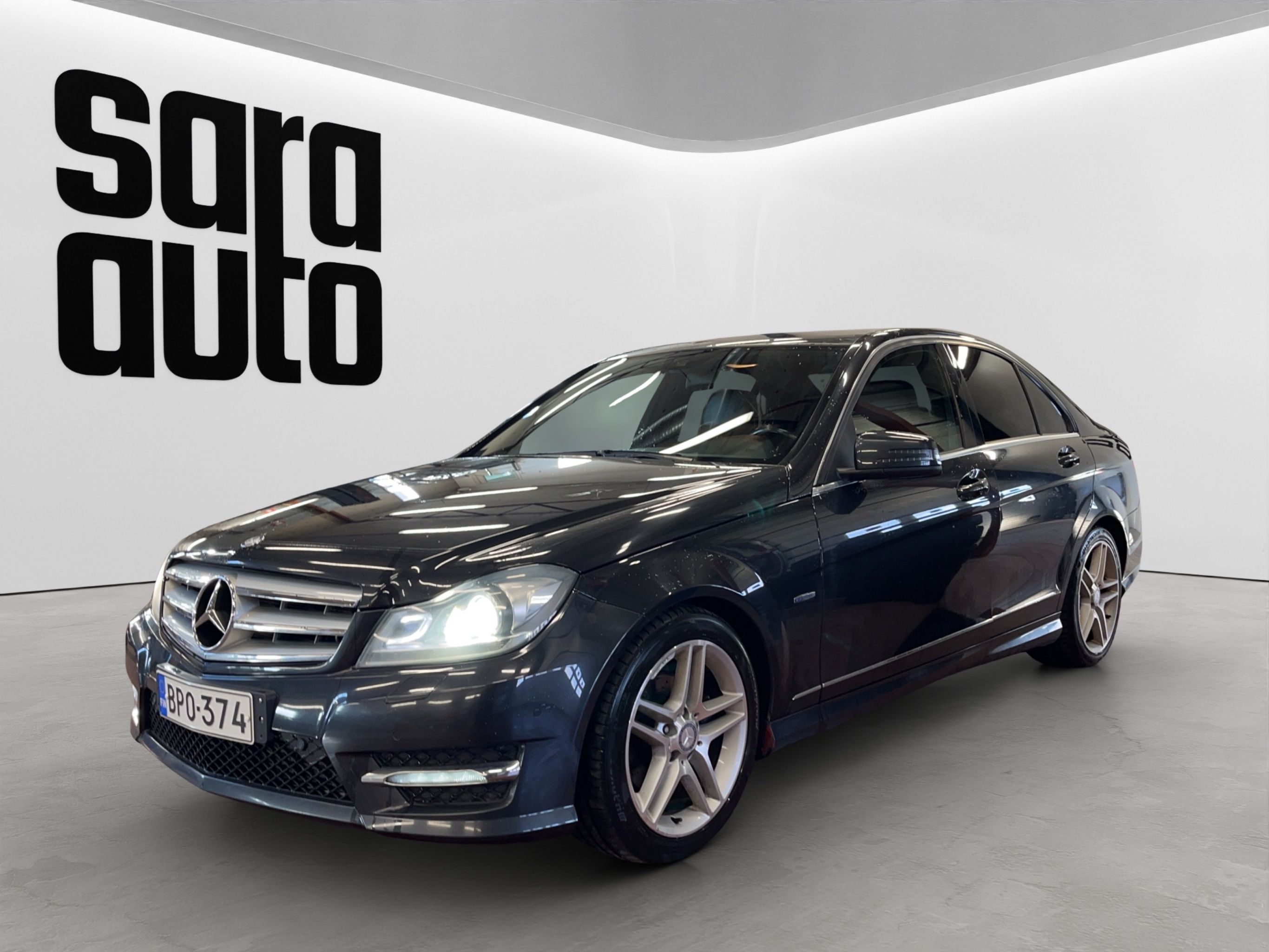 Mercedes-Benz C 2012 – kuva 8