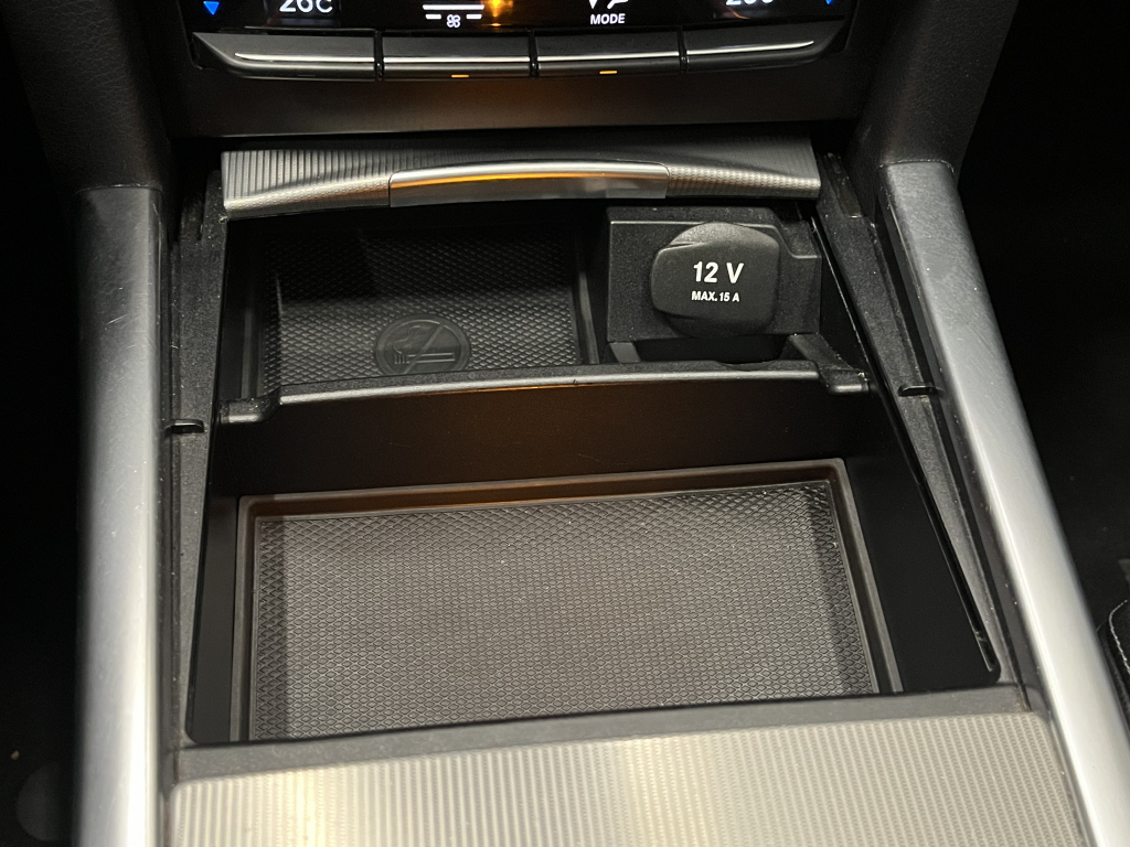 Mercedes-Benz E kuva 33