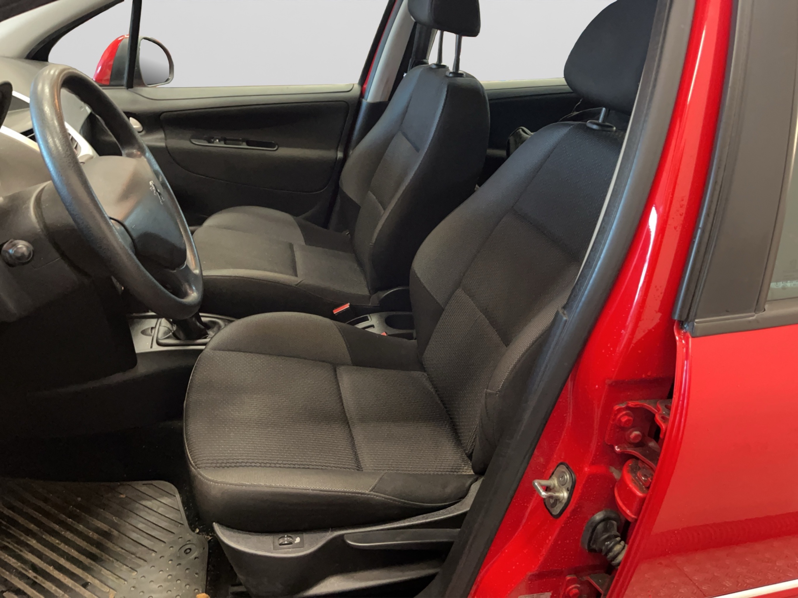 Peugeot 207 2010 – kuva 10
