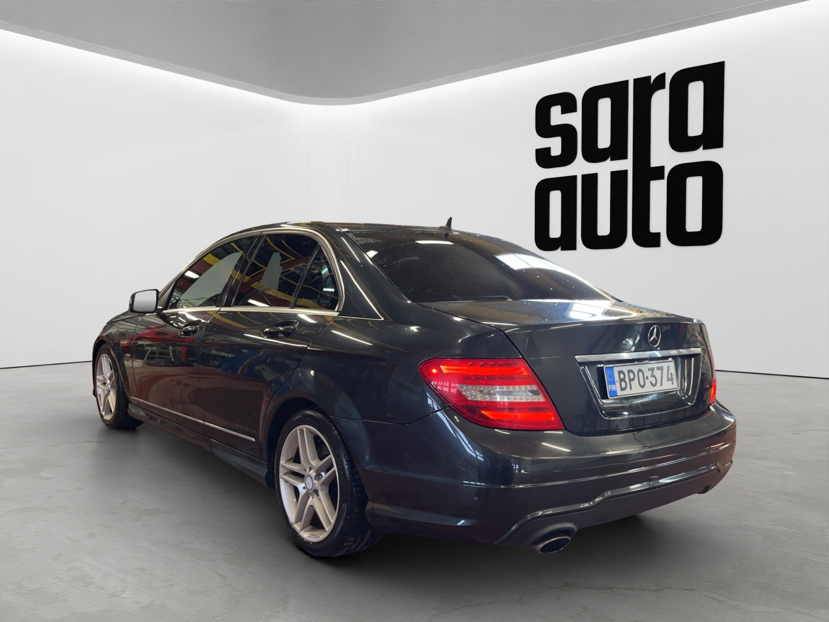 Mercedes-Benz C 2012 – kuva 6
