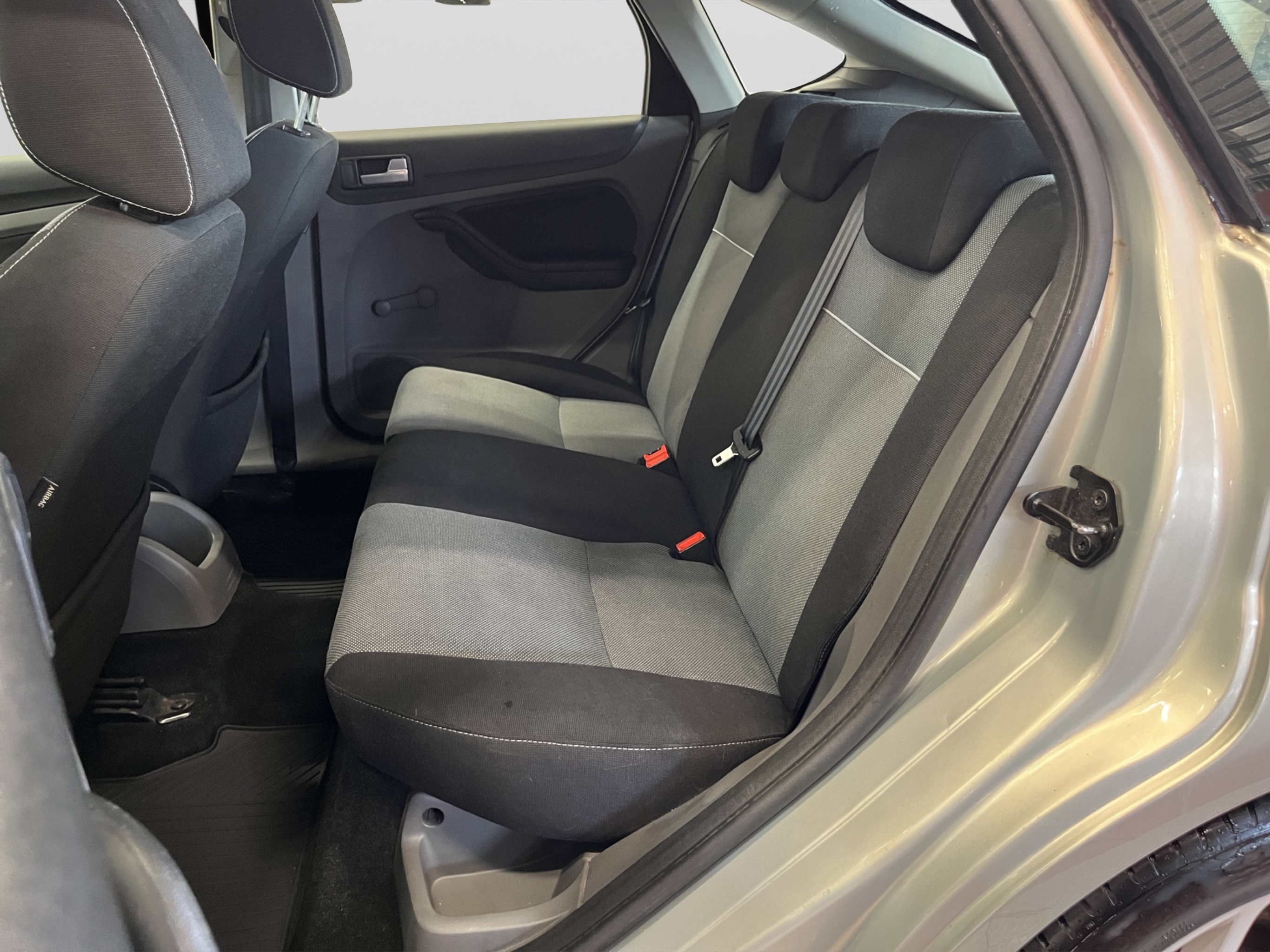 Ford Focus 2010 – kuva 12