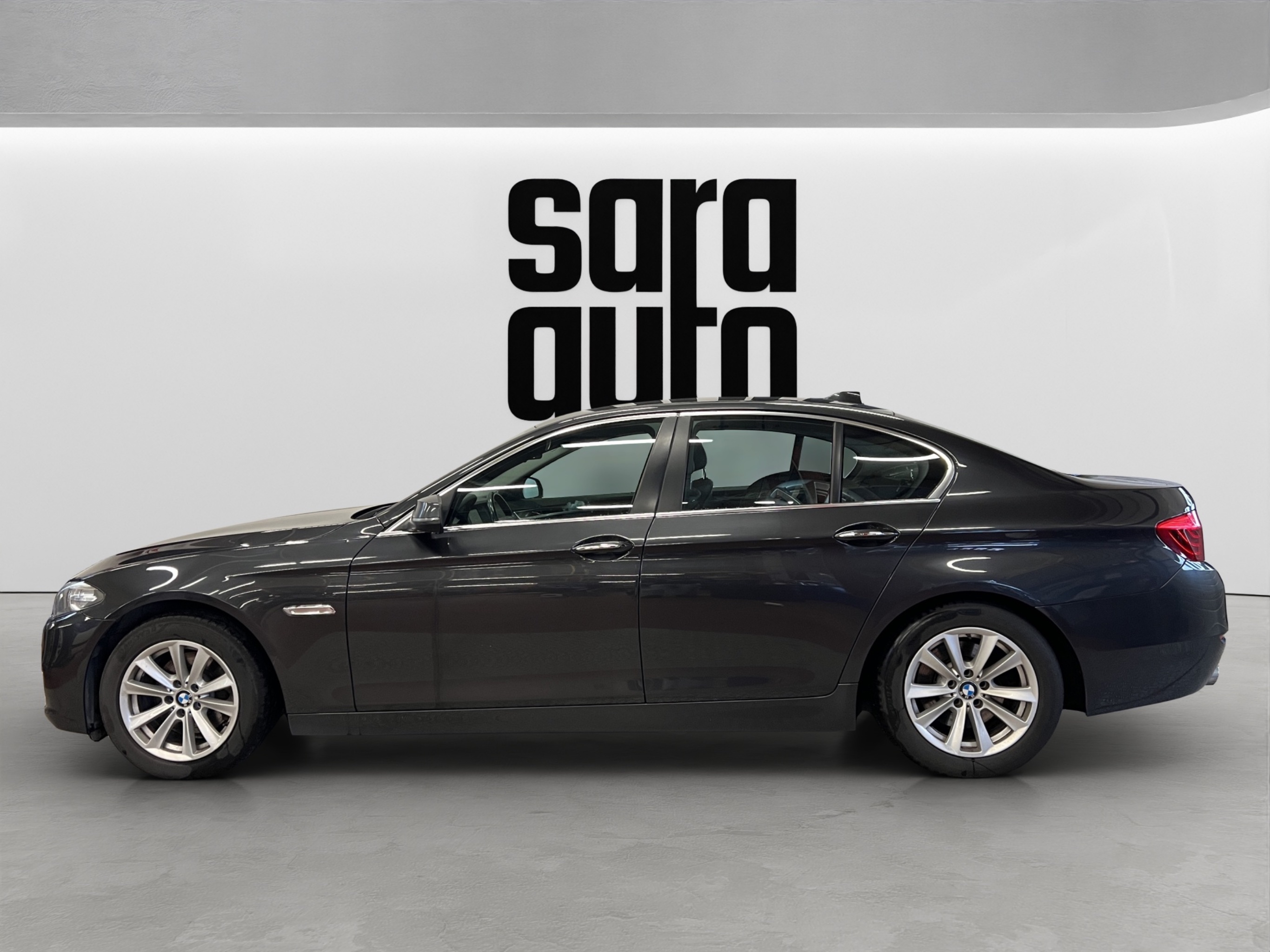 BMW 520 2016 – kuva 7