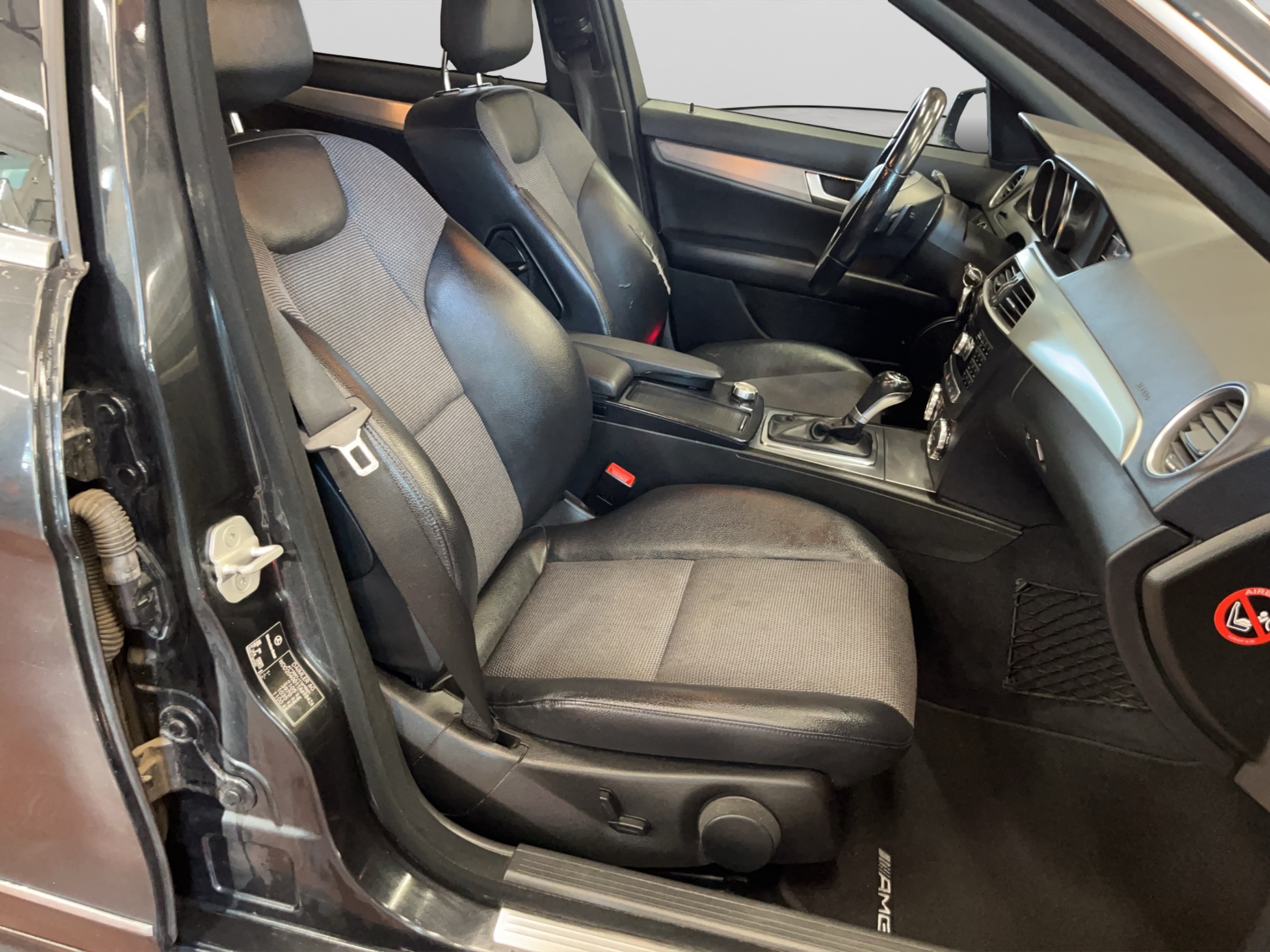 Mercedes-Benz C 2012 – kuva 13