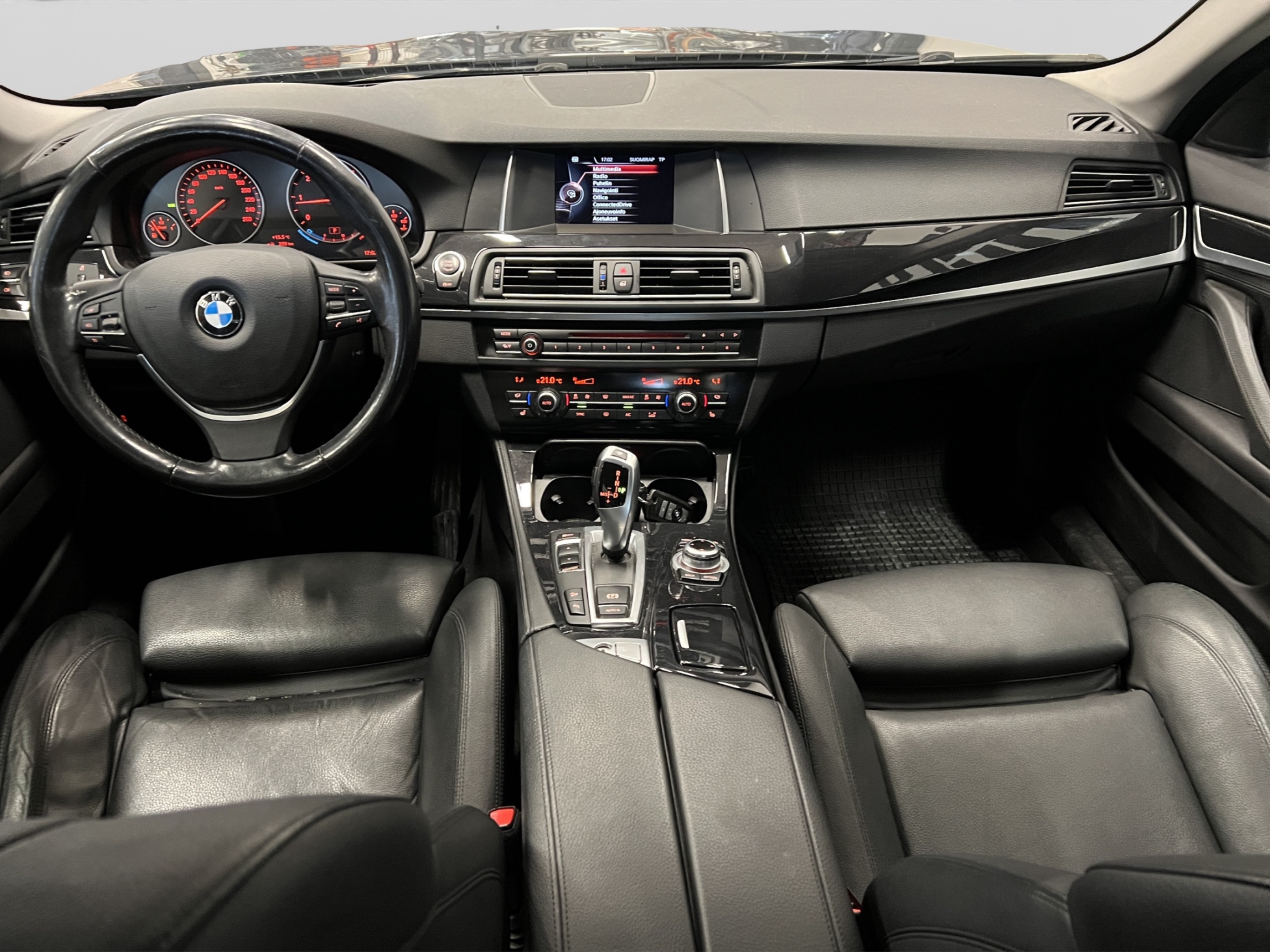 BMW 520 2016 – kuva 12