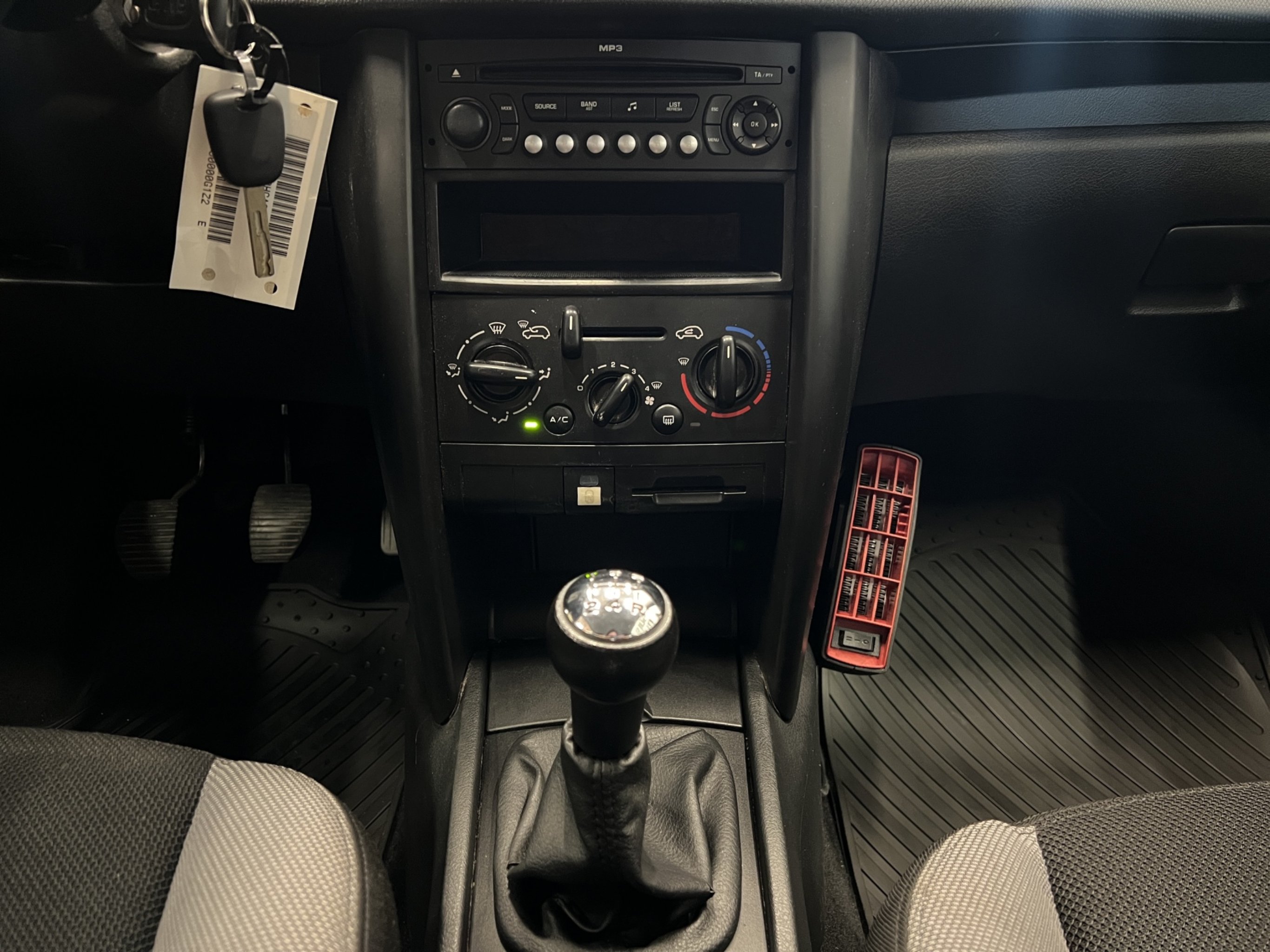 Peugeot 207 2009 – kuva 15