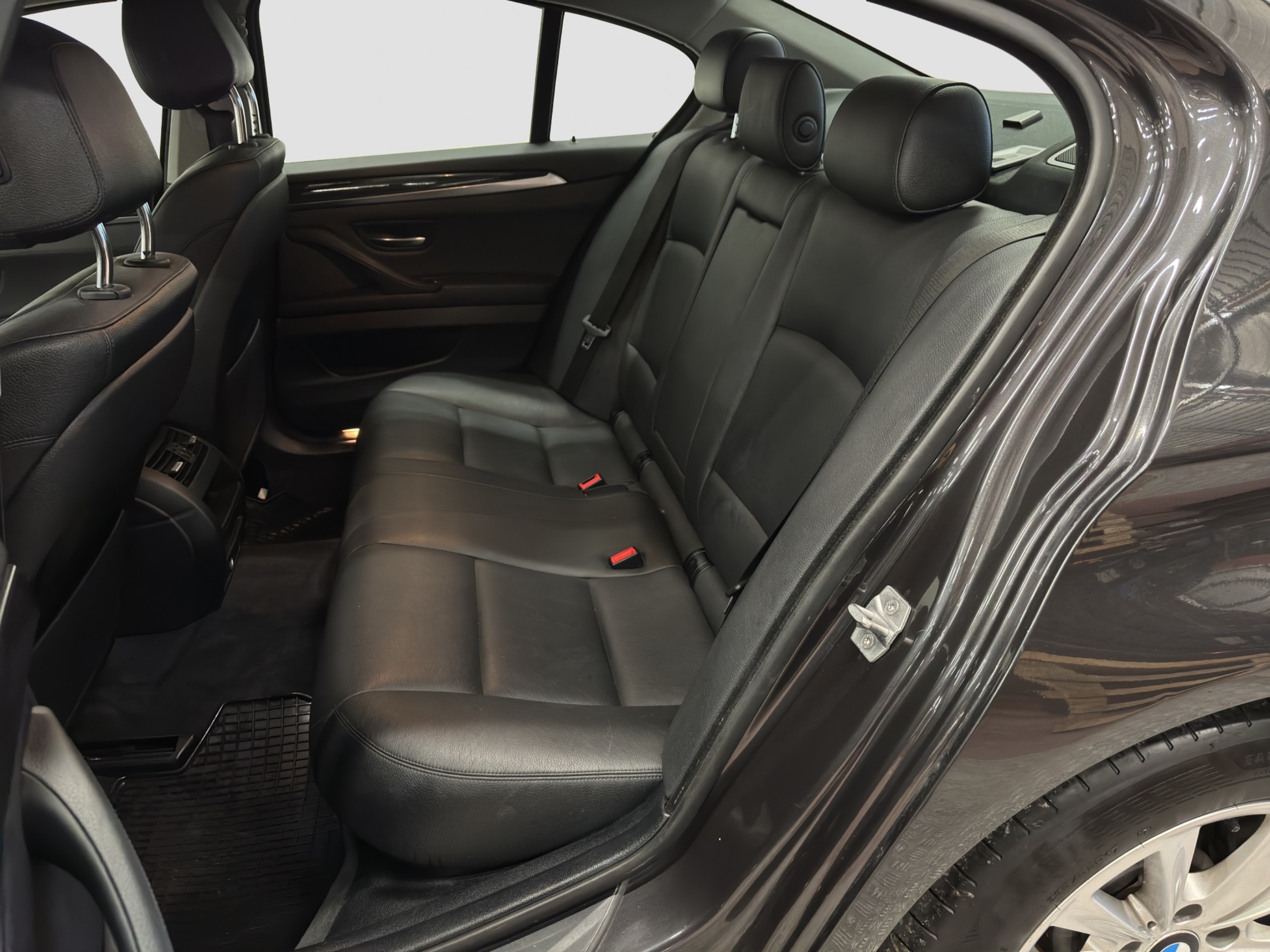 BMW 520 2016 – kuva 12
