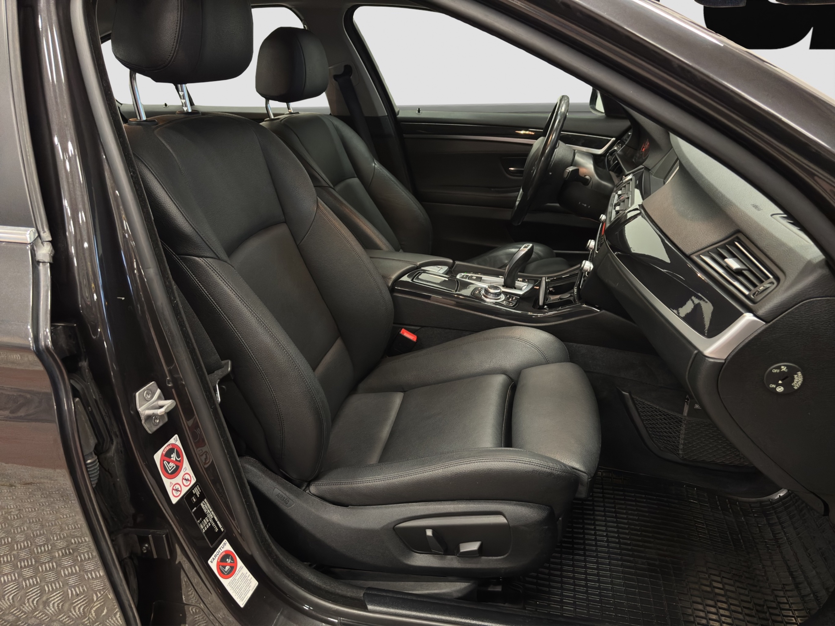BMW 520 2016 – kuva 13