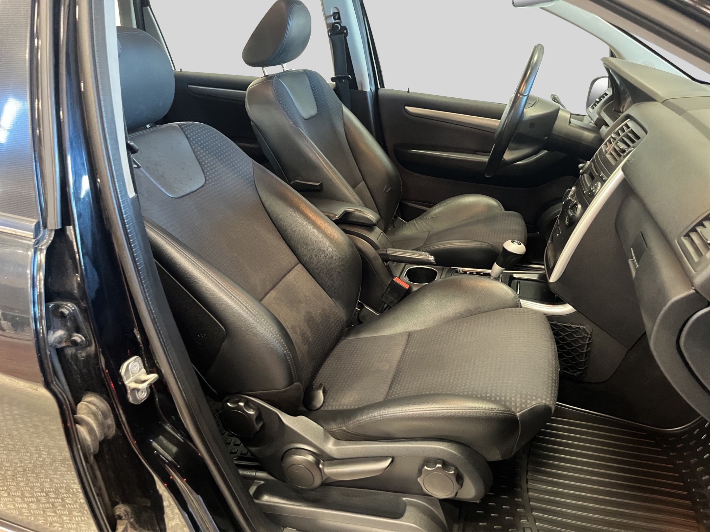 Mercedes-Benz B kuva 13