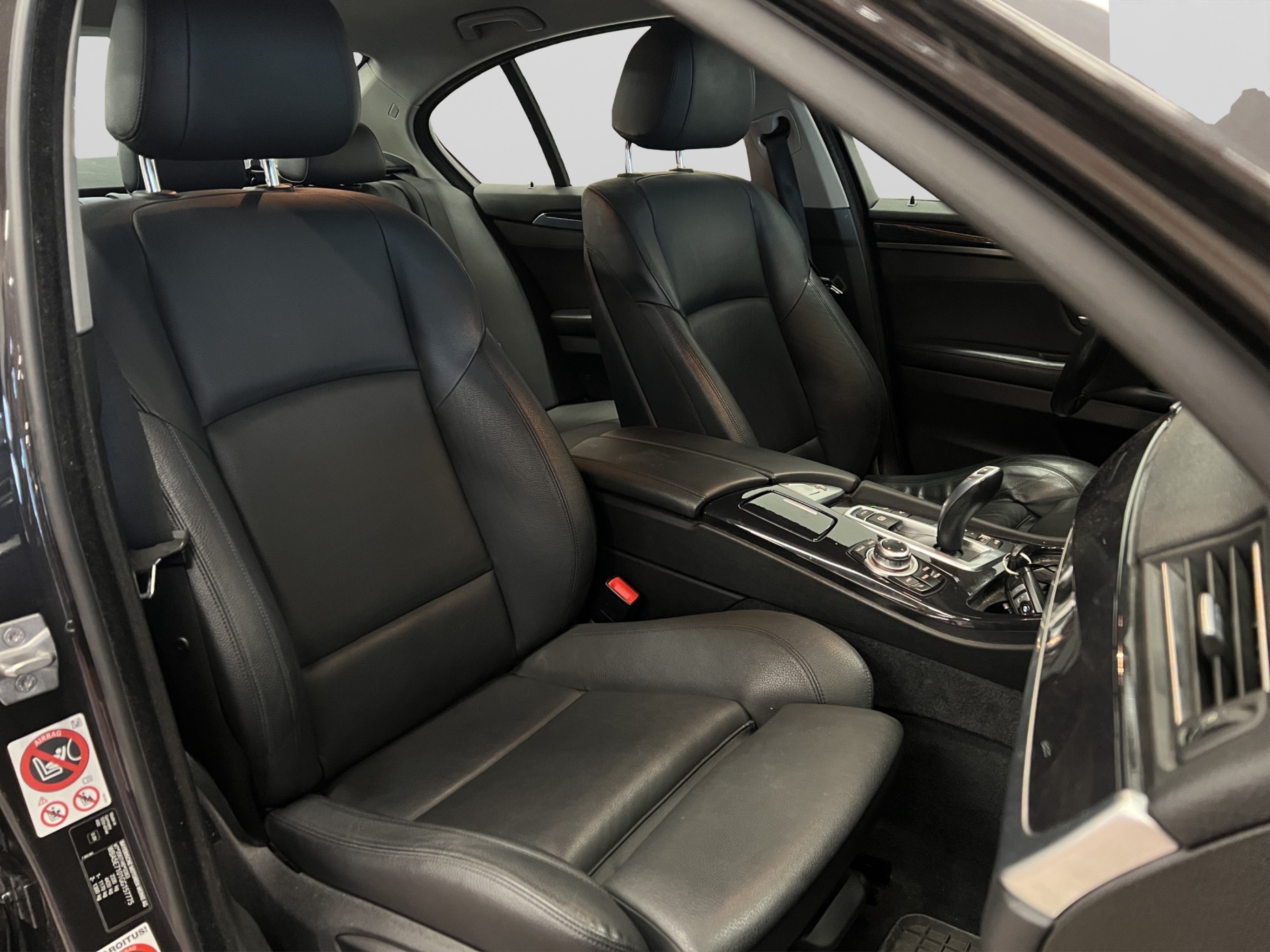 BMW 520 2016 – kuva 13
