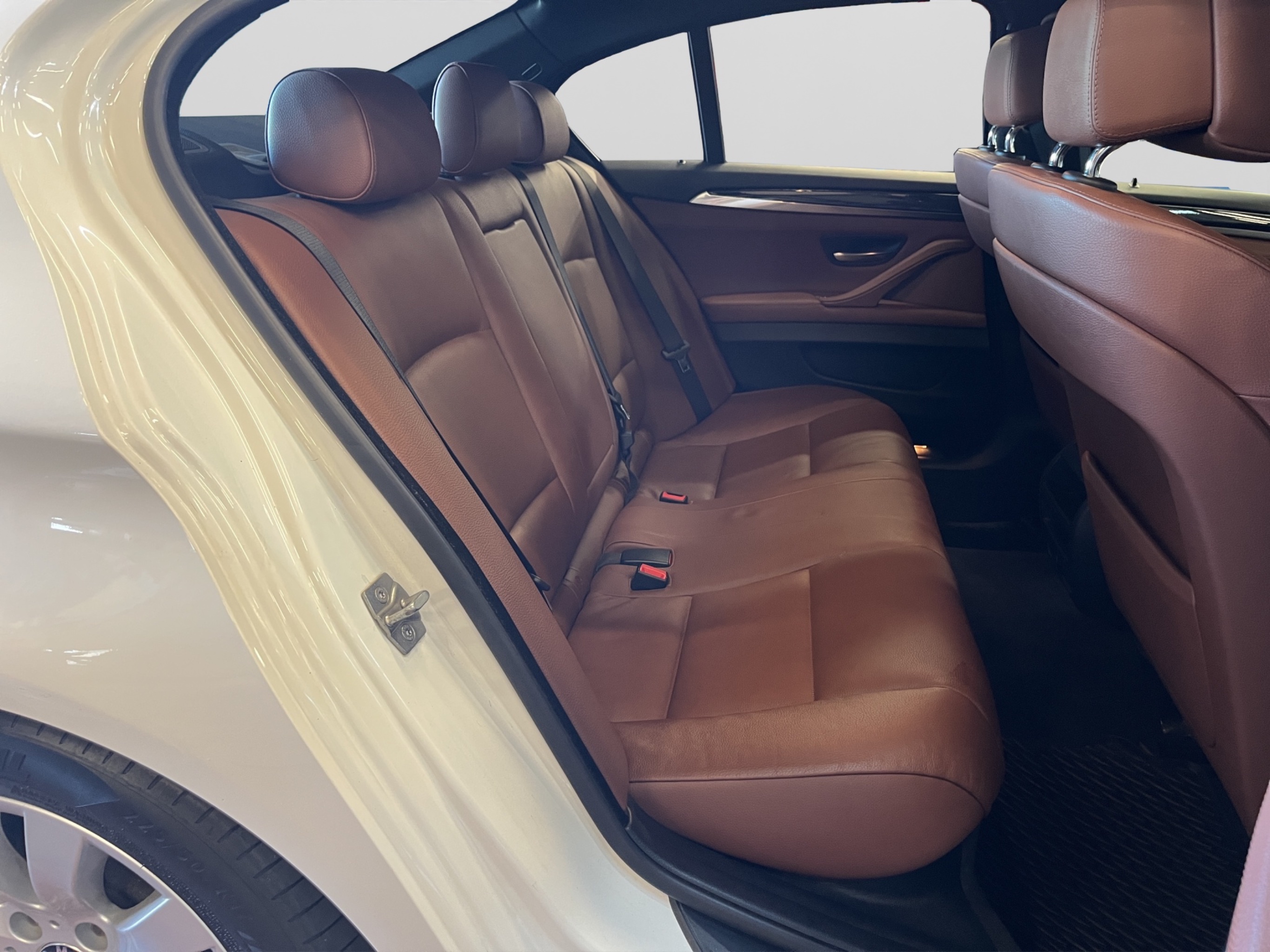 BMW 525 2011 – kuva 14