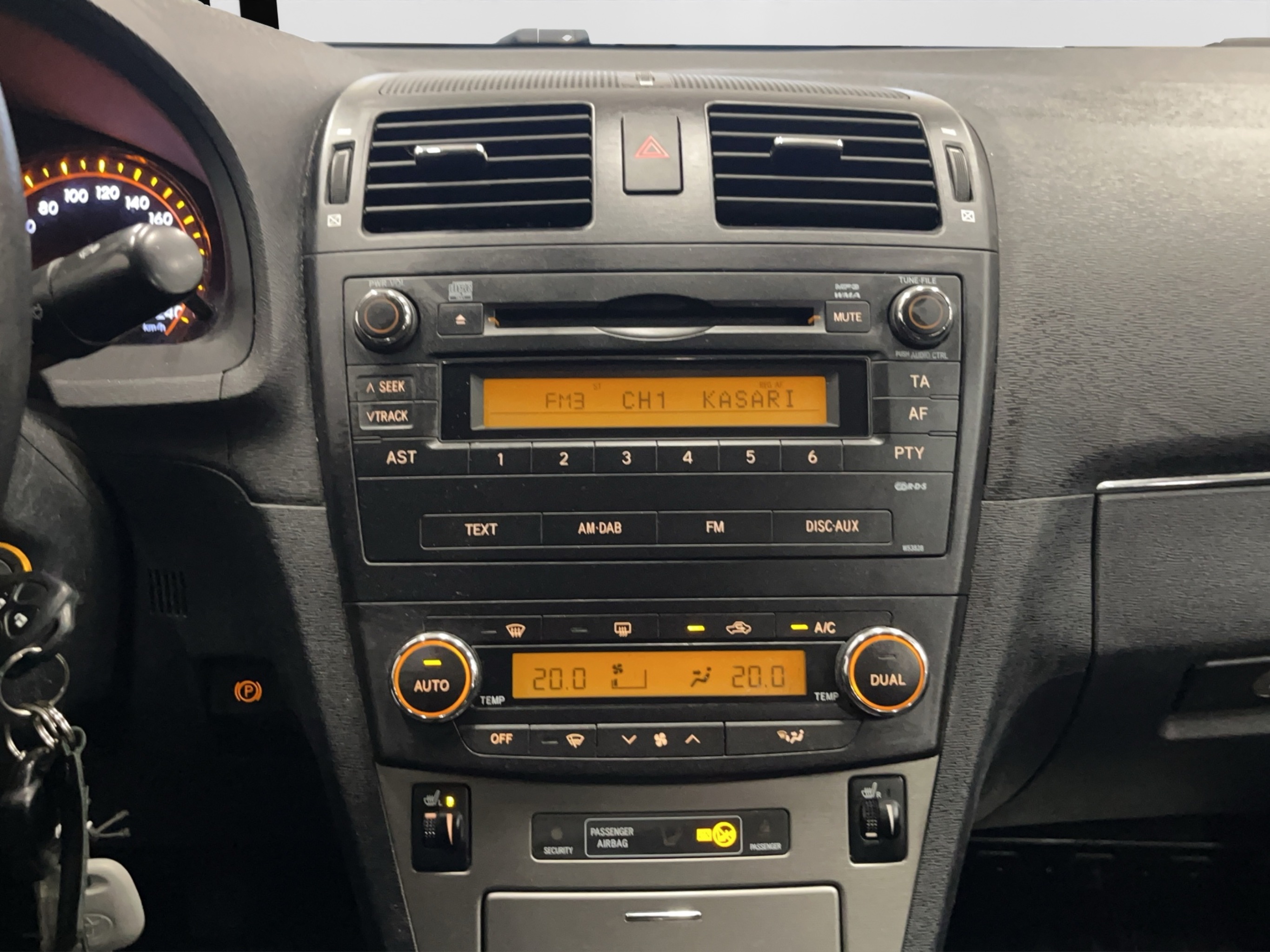 Toyota Avensis 2010 – kuva 14