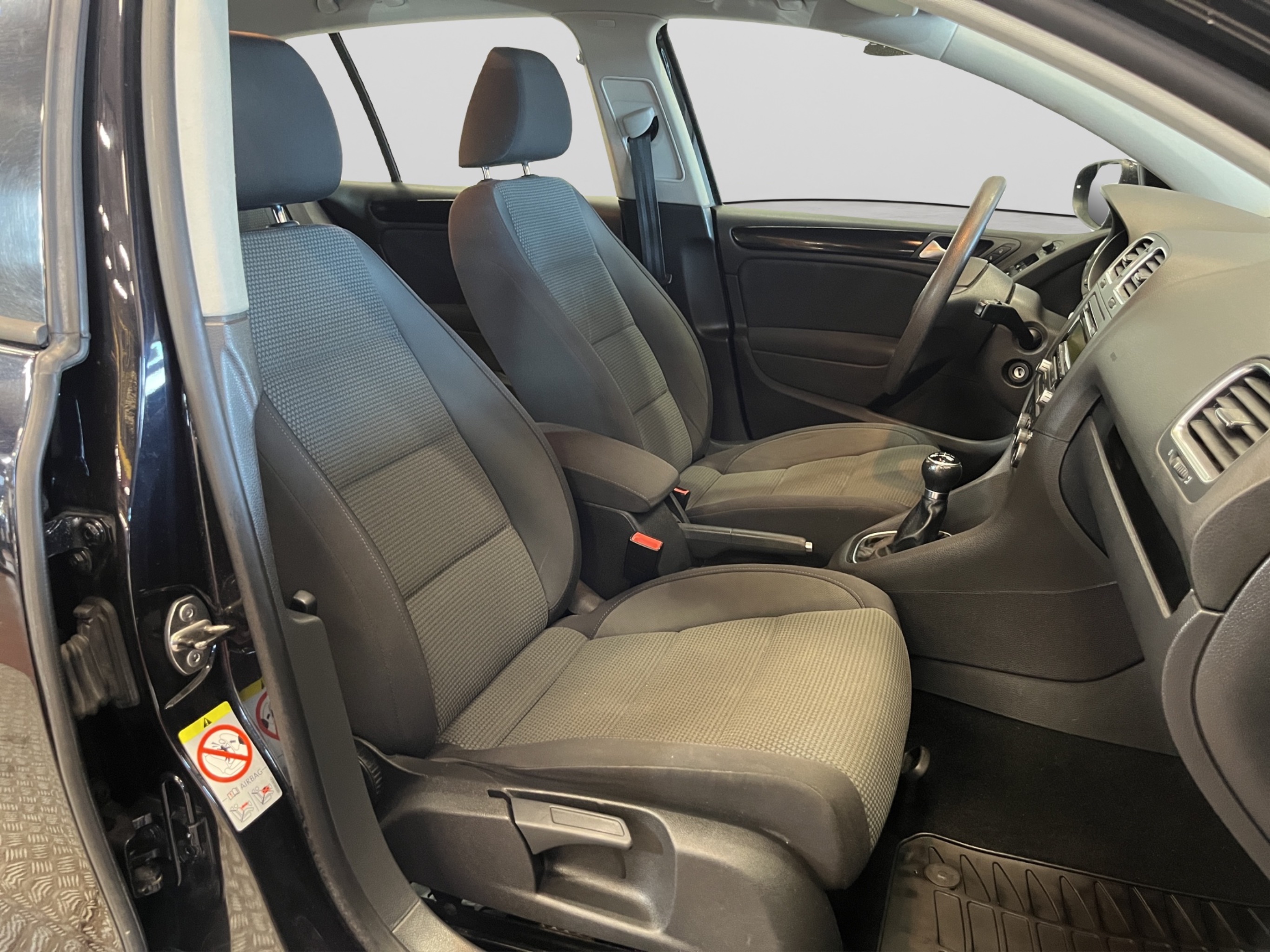 Volkswagen Golf 2011 – kuva 13
