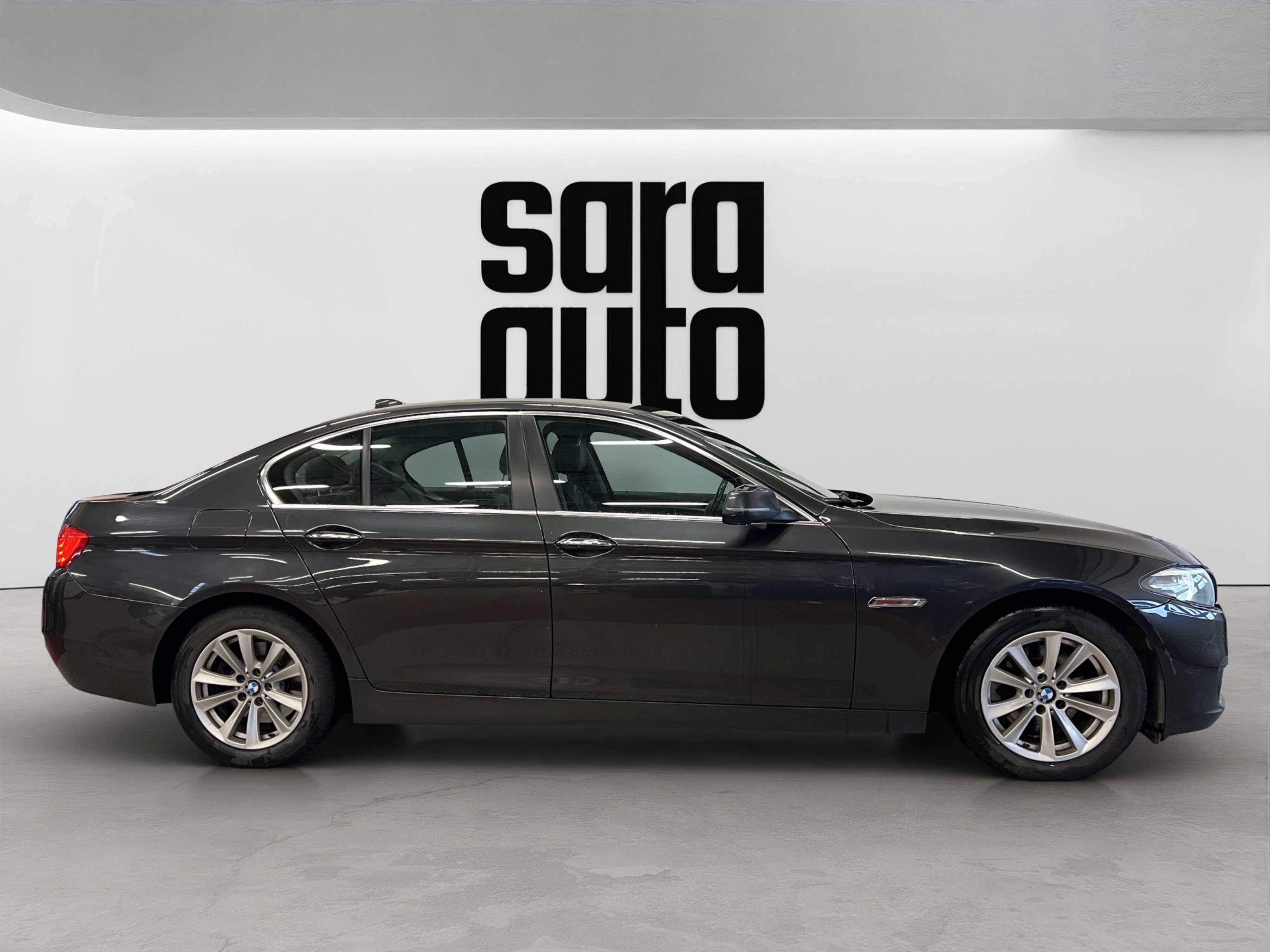 BMW 520 2016 – kuva 2