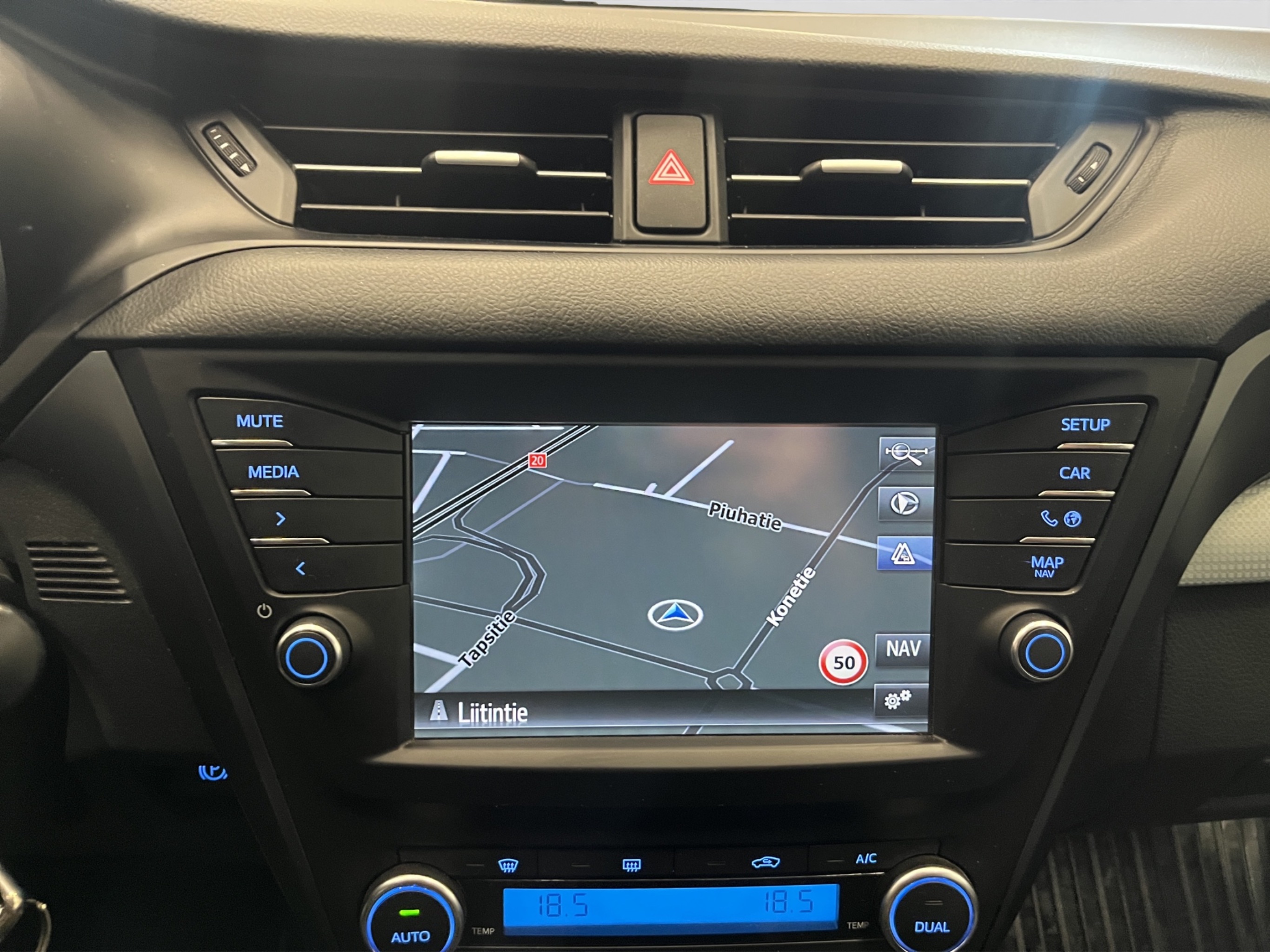 Toyota Avensis 2016 – kuva 17