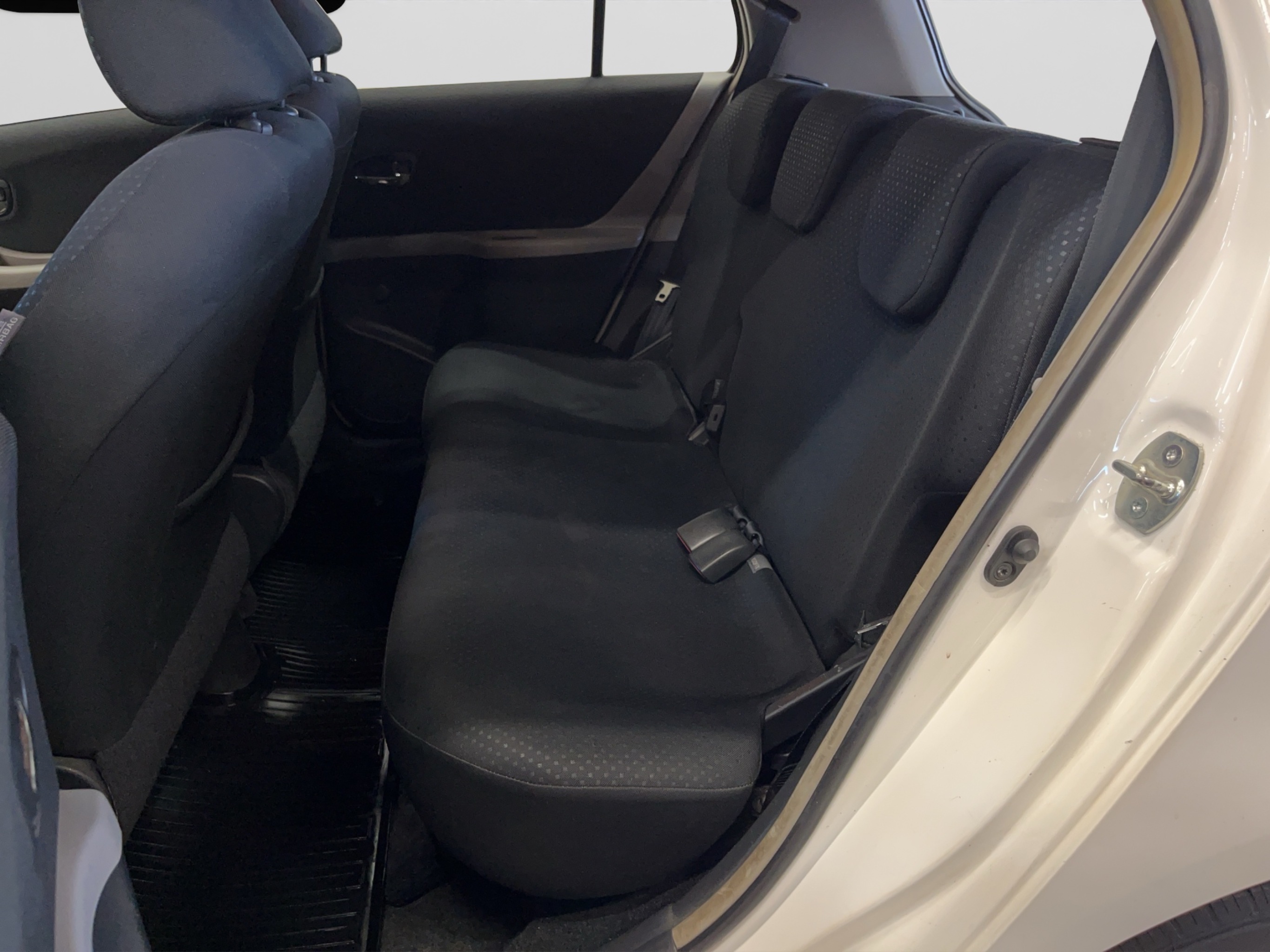 Toyota Yaris 2011 – kuva 12