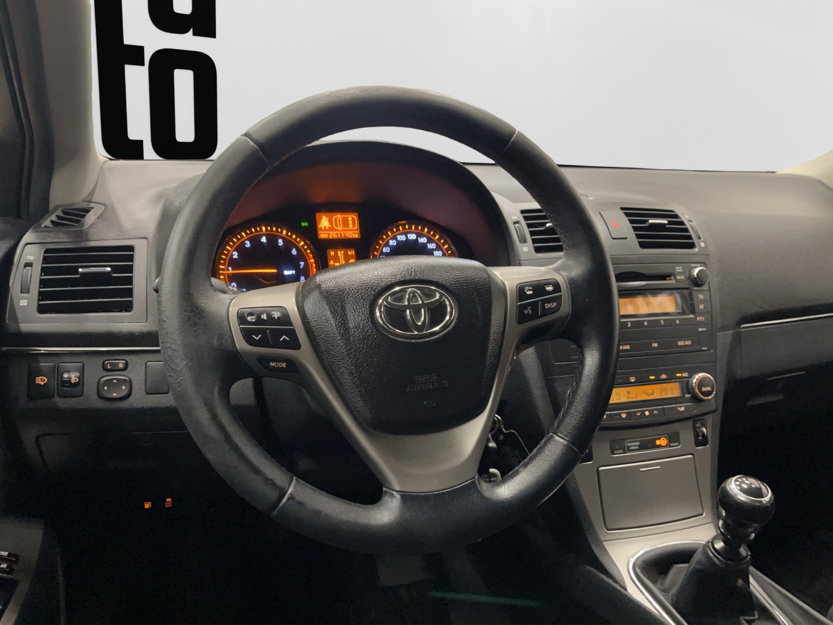 Toyota Avensis 2010 – kuva 15