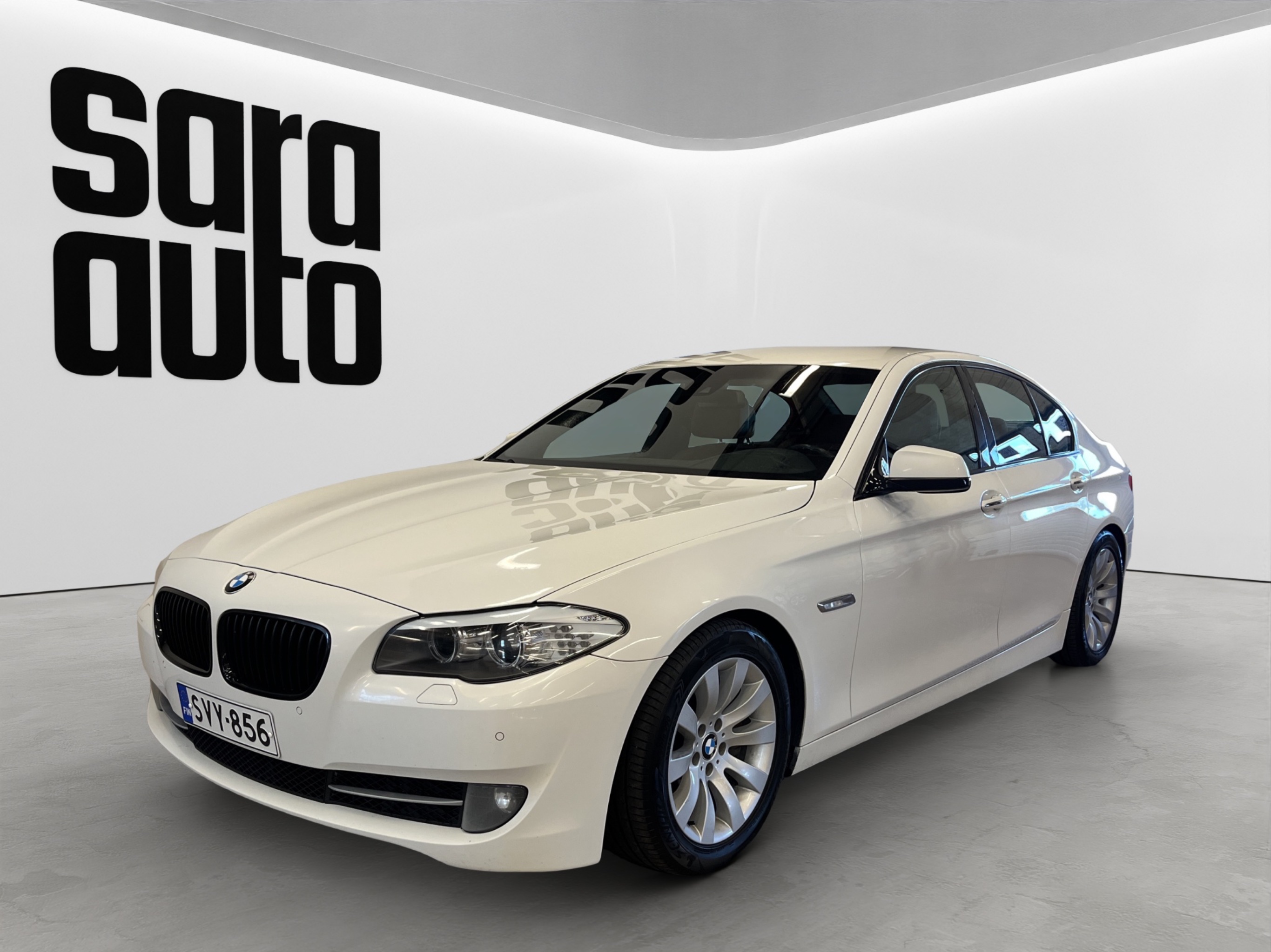 BMW 525 2011 – kuva 8