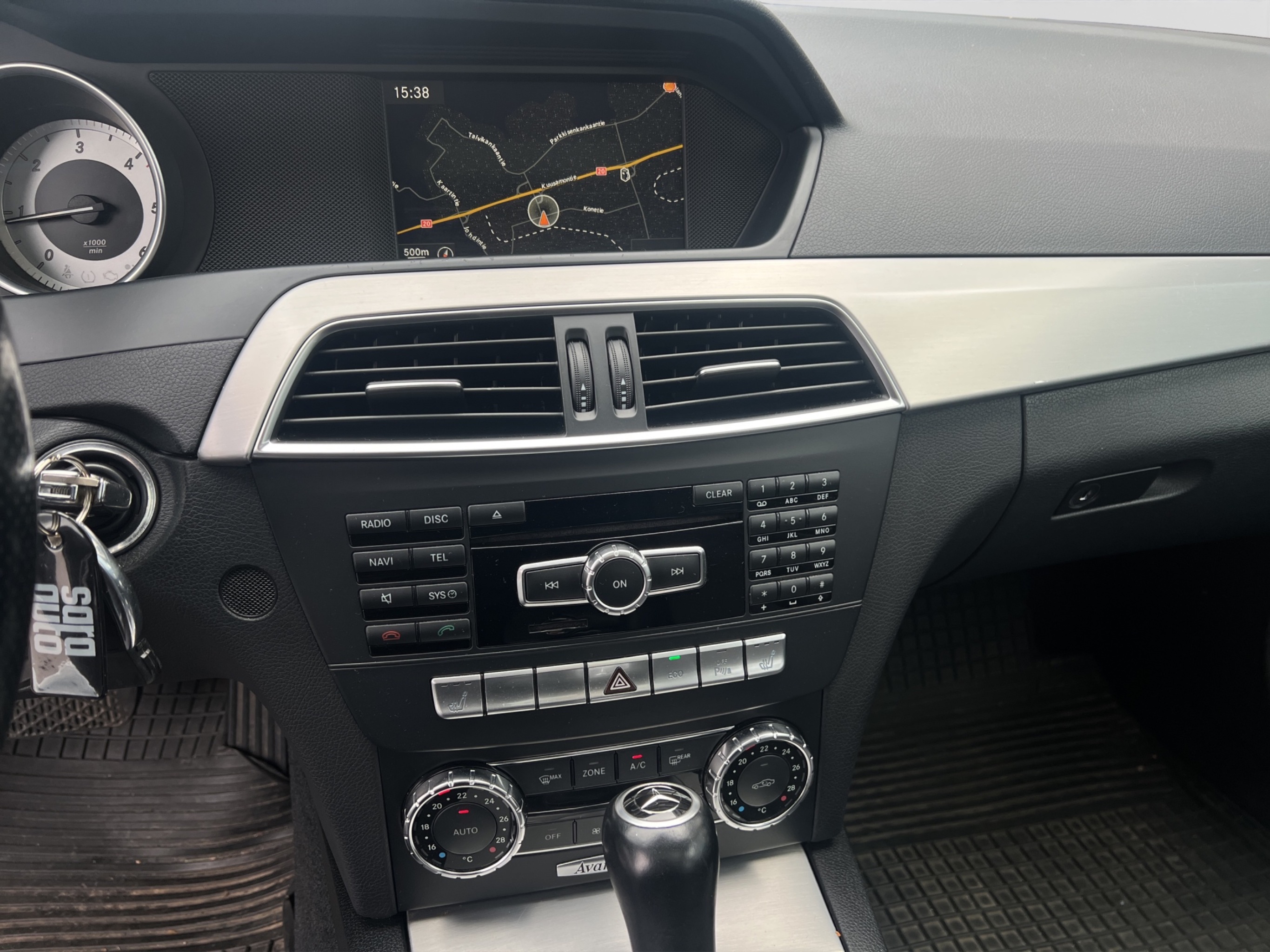 Mercedes-Benz C 2011 – kuva 13