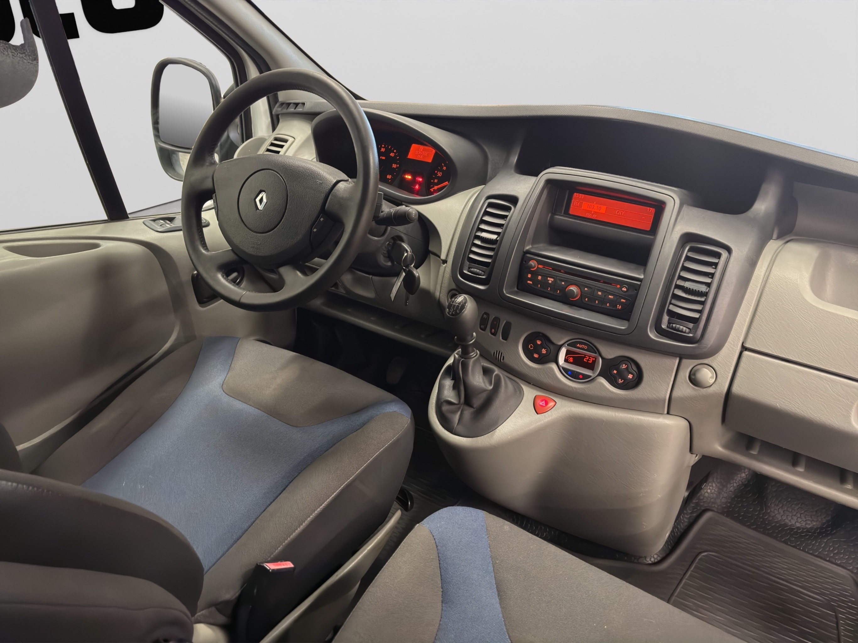 Renault Trafic 2011 – kuva 13