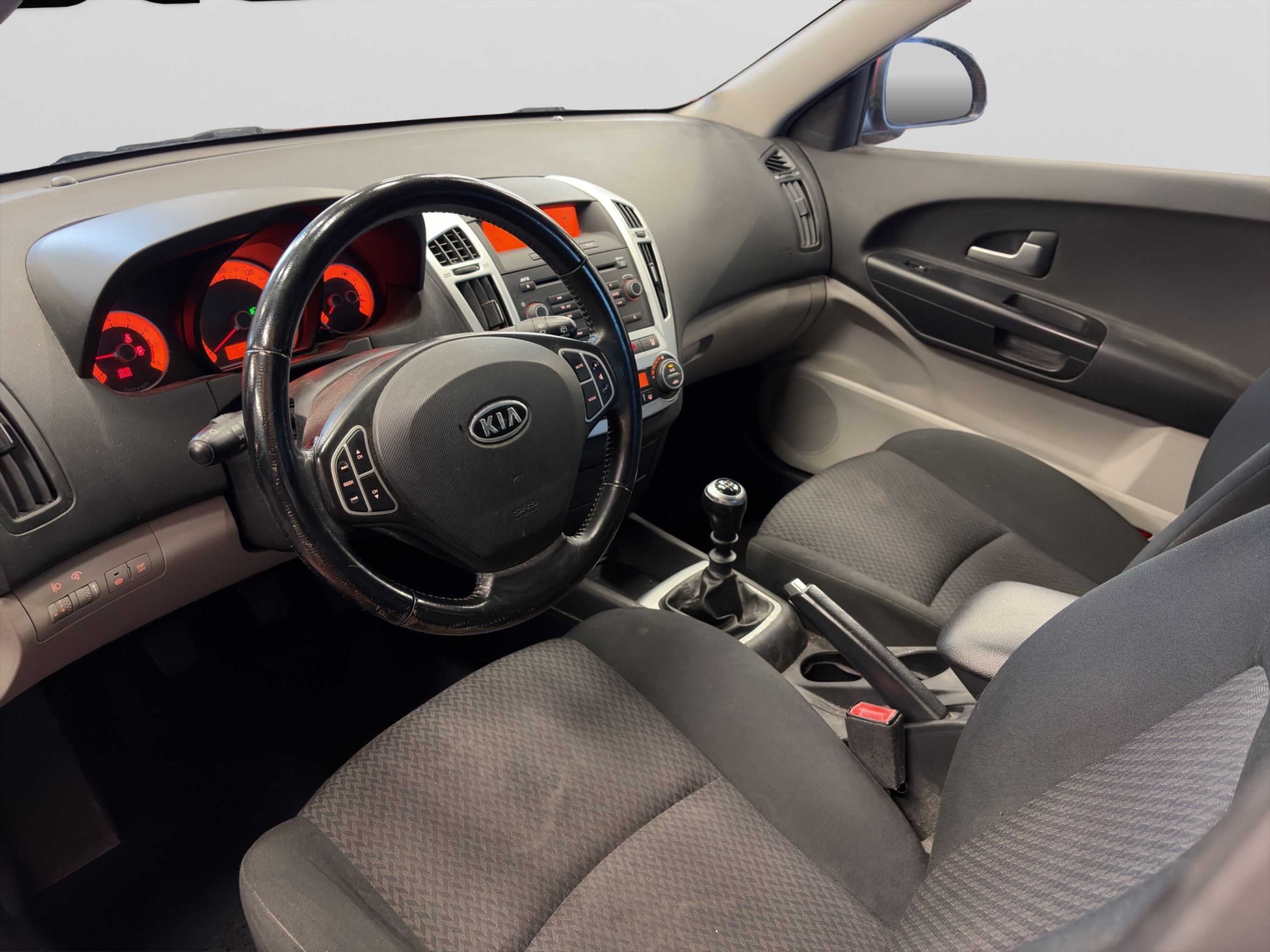 Kia Ceed 2009 – kuva 3